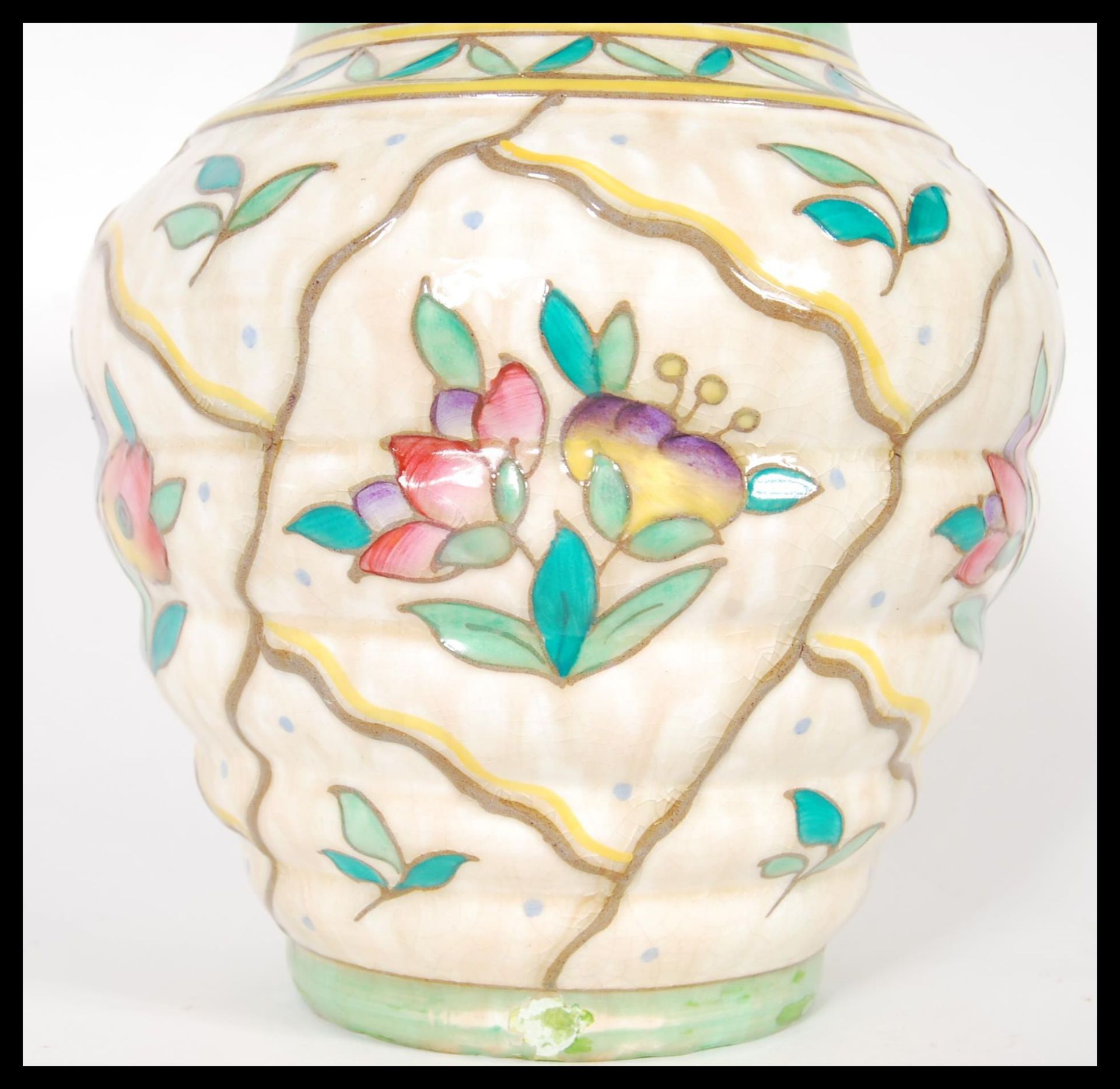 A early 20th Century 1930's Charlotte Rhead for Crown Ducal Trellis 6016 pattern flower vase, having - Bild 3 aus 5