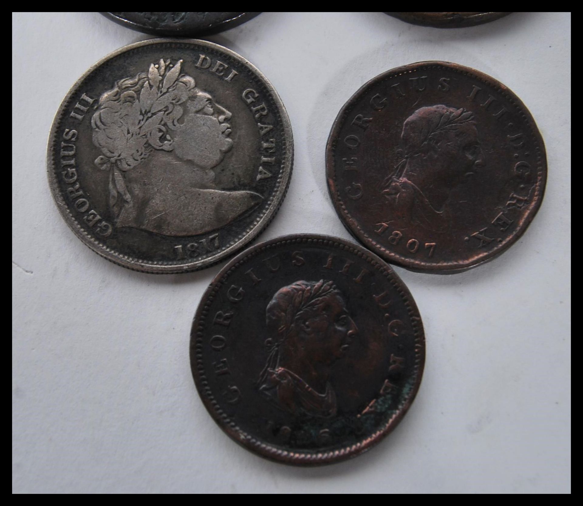 A collection of silver and copper coins dating from the 18th Century to include two 1787 George - Bild 10 aus 13