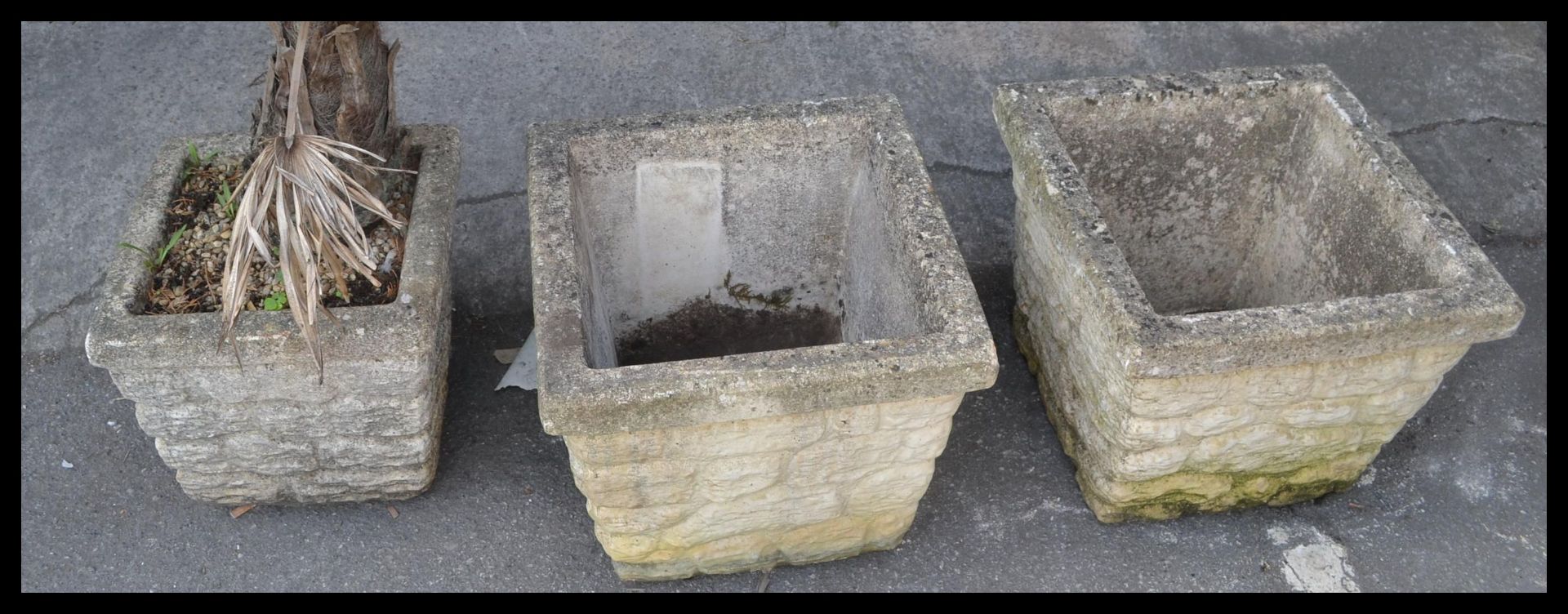 A group of three reconstituted stone garden troughs / planters, each of square form and moulded to - Bild 3 aus 6