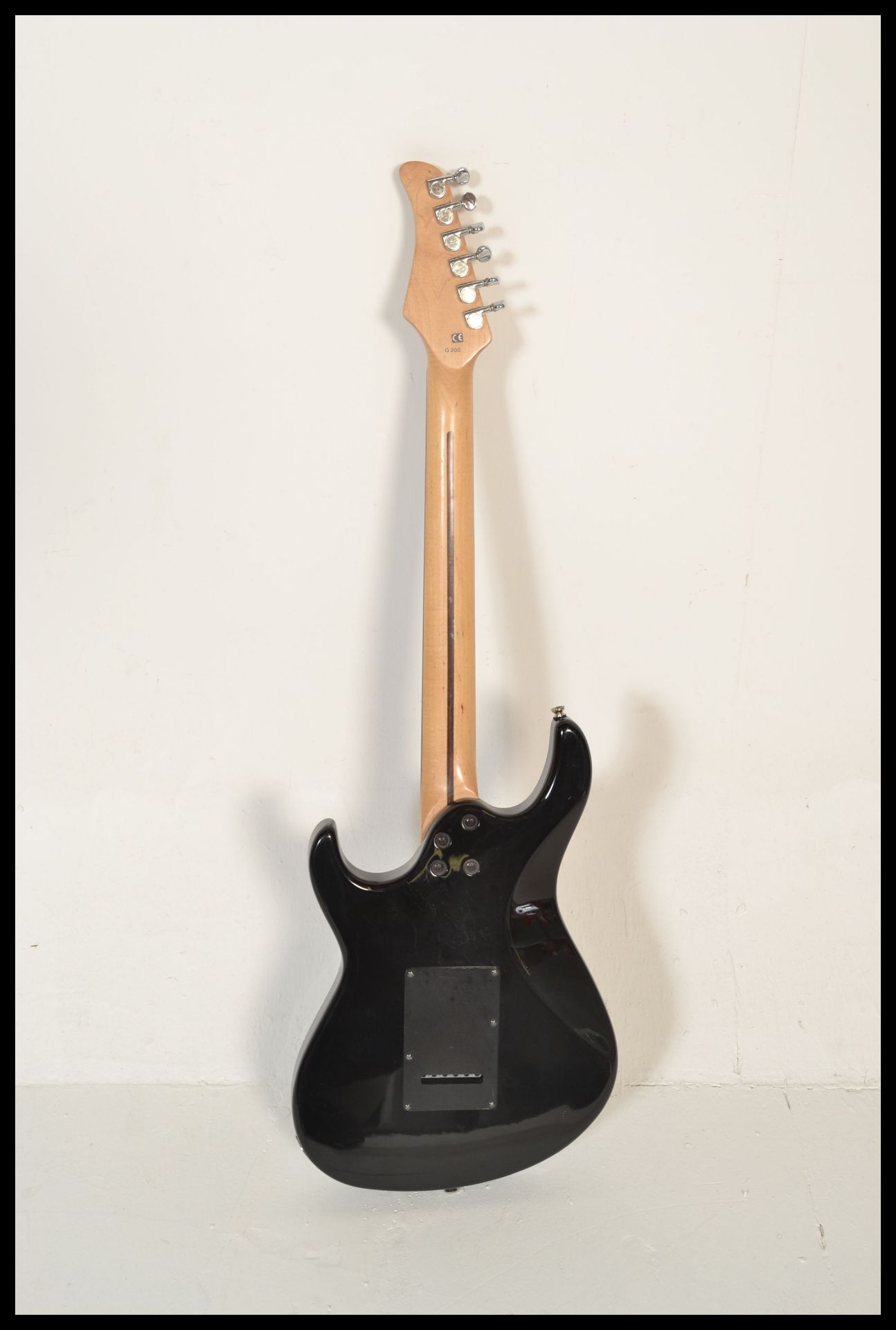 A 20th Century Cort G Series six string electric guitar, serial number 020906190, black finish to - Bild 4 aus 4