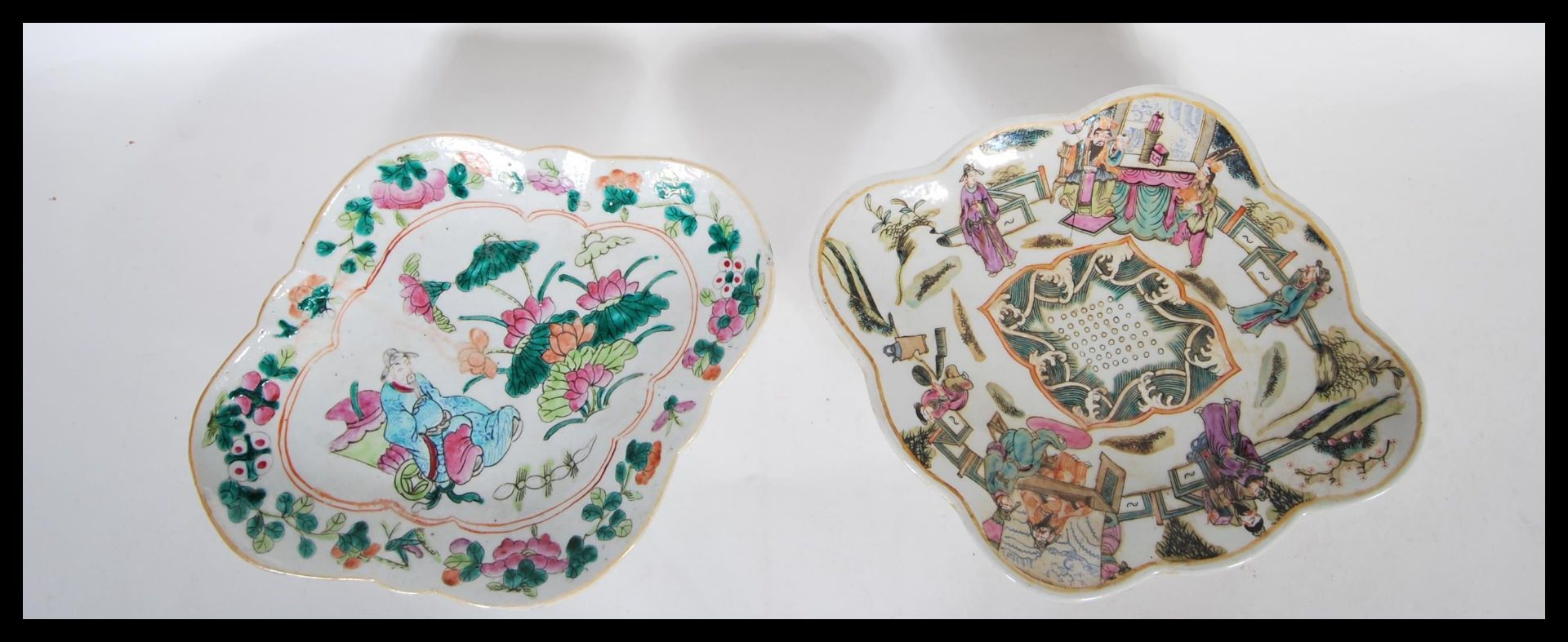 A late 19th / early 20th Century comport dish having hand painted decoration depicting a gentleman - Bild 4 aus 6