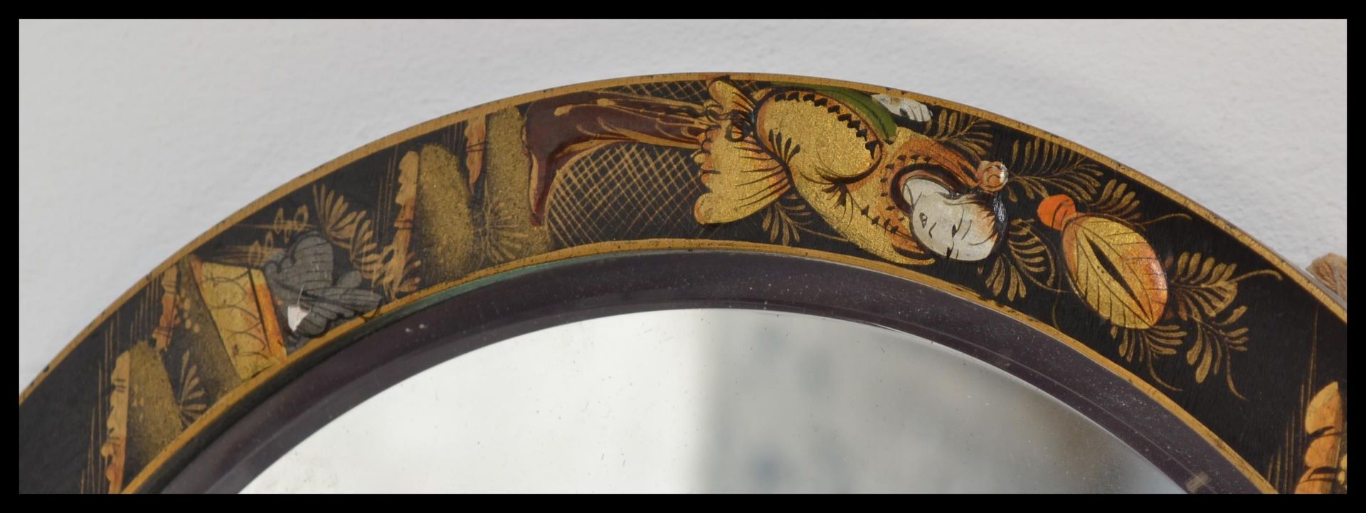 A early 20th Century 1920's Japanese chinoiserie lacquered circular bevelled edge wall mirror, - Bild 5 aus 7