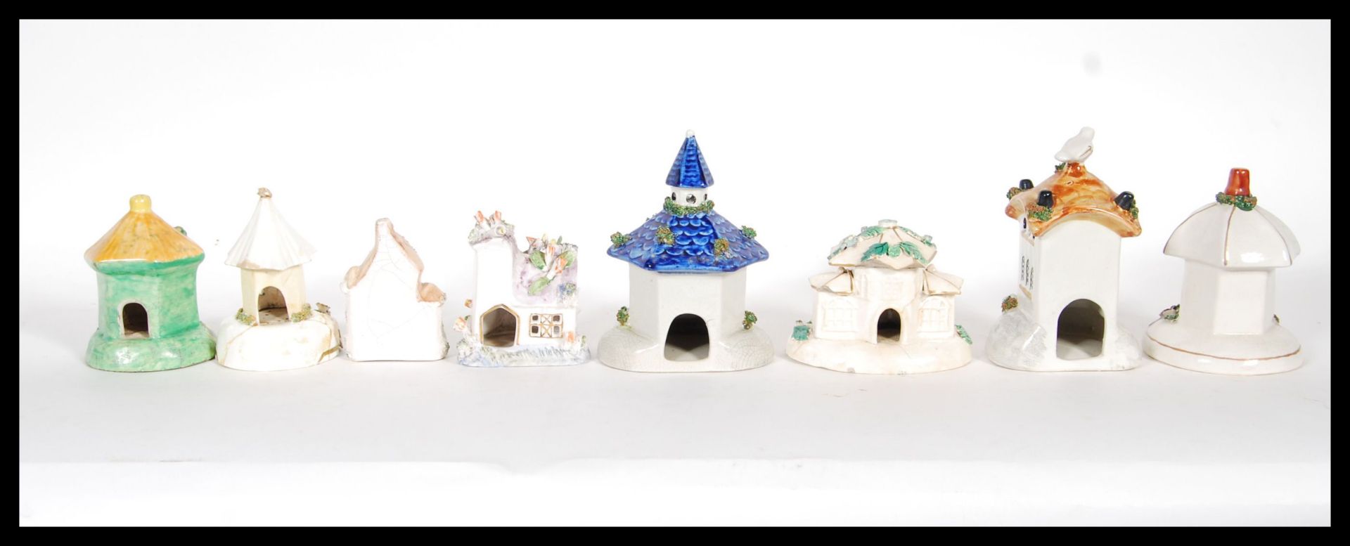 A group of eight 19th Century Victorian Staffordshire ceramic house and cottage pastille burners - Bild 3 aus 7