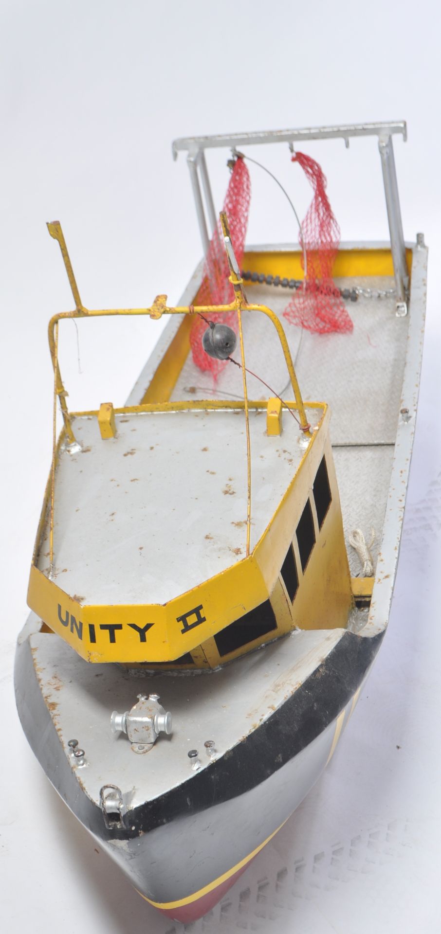 LARGE 20TH CENTURY VINTAGE SCRATCHBUILT 'UNITY II' FISHING BOAT - Bild 3 aus 5