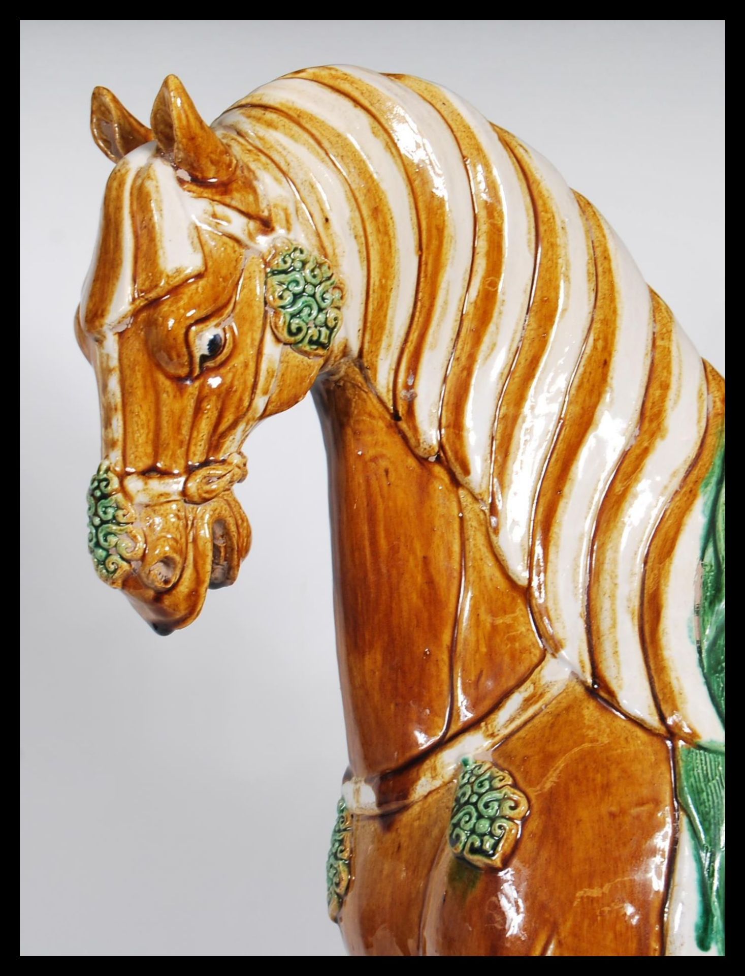 A large 20th Century Chinese Tang dynasty style war horse. Having majolica style drip ware glaze. - Bild 4 aus 9