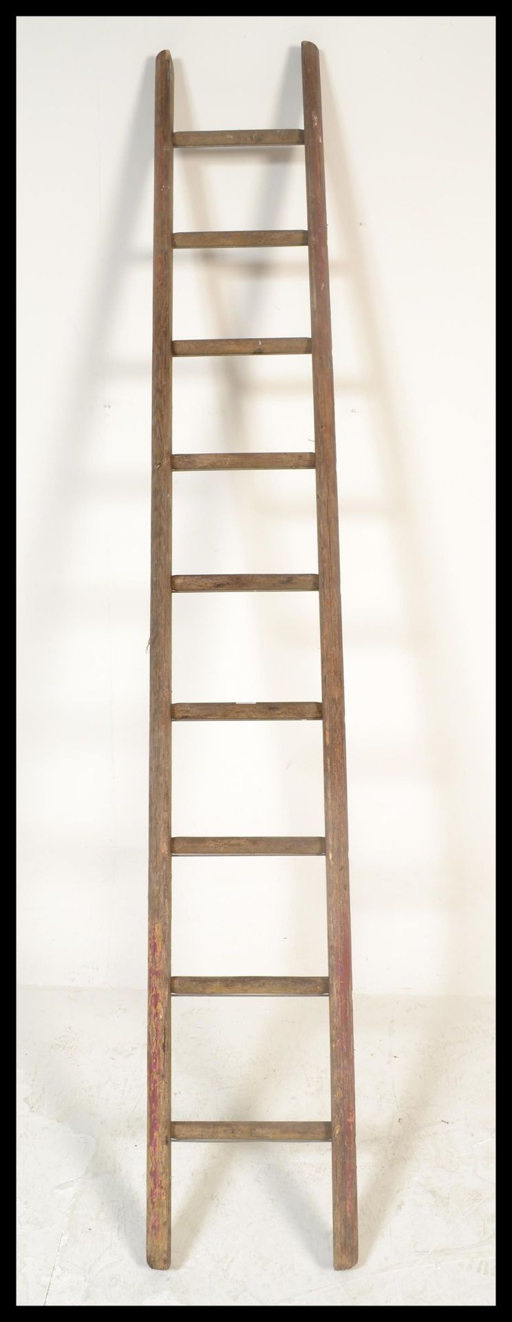 A pair of vintage mid 20th Century industrial wooden ladders, the ladders with turned steps each - Bild 6 aus 9