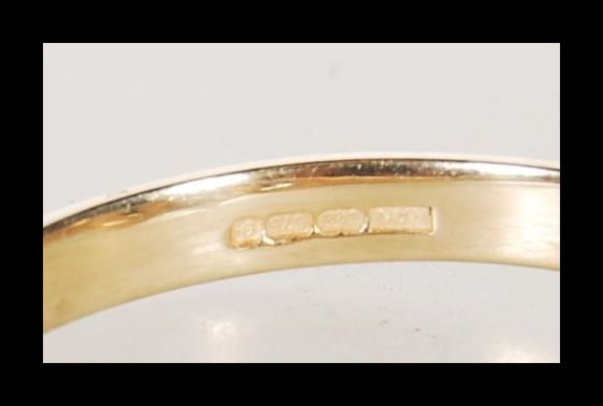 A 9ct gold hallmarked Welsh gold Claddagh ring. Hallmarked Birmingham. Weight 3.6g. Size X.5. - Bild 6 aus 6