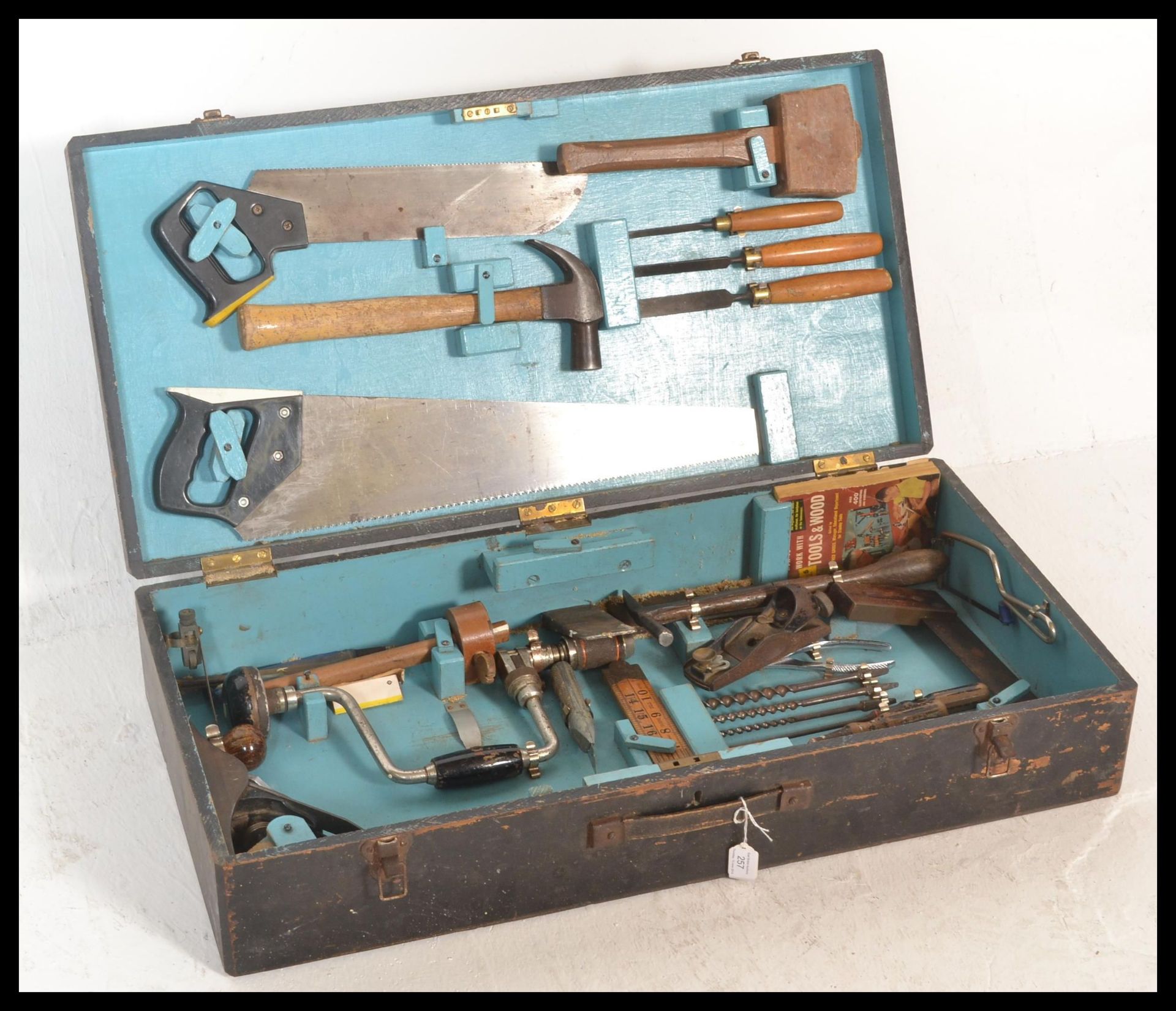 A vintage mid 20th Century 1950's ebonised wood working work box, the hinged lid opening to reveal a - Bild 2 aus 8