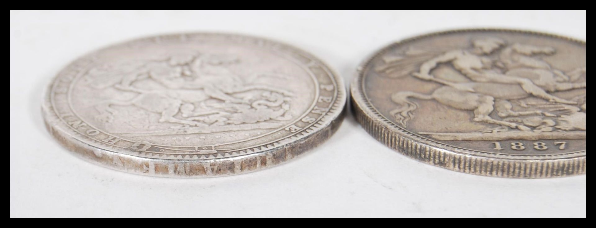 A collection of six silver crowns dating the early 19th Century to include three George II crowns - Bild 6 aus 7