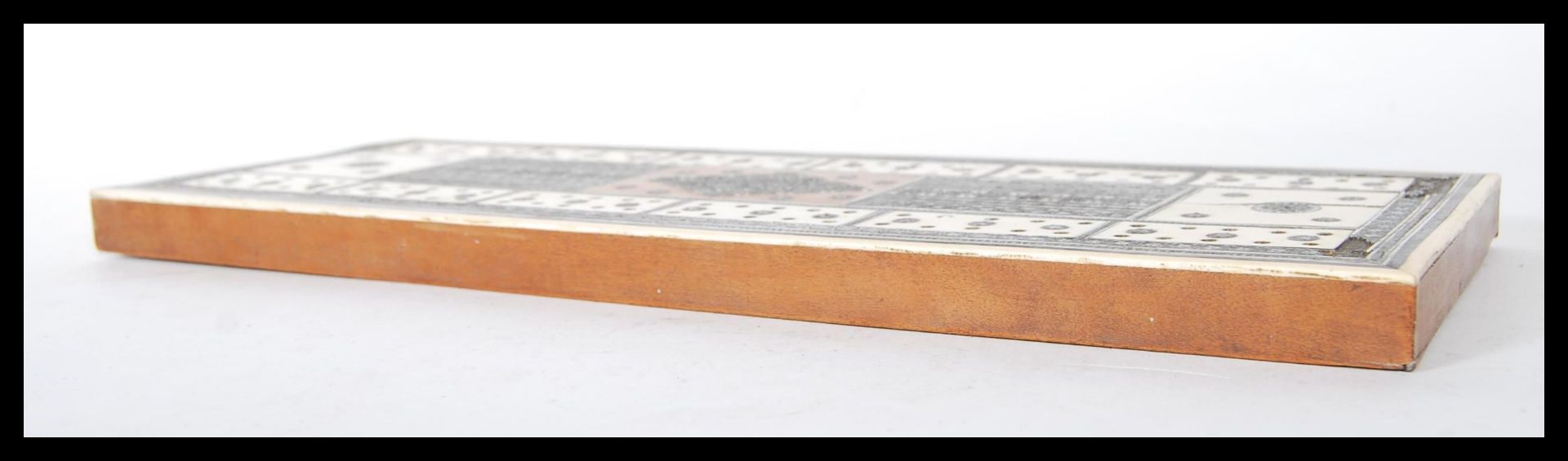 A late 19th Century Anglo Indian Colonial Vizagapatam cribbage board, having ivory, bone and micro - Bild 5 aus 6