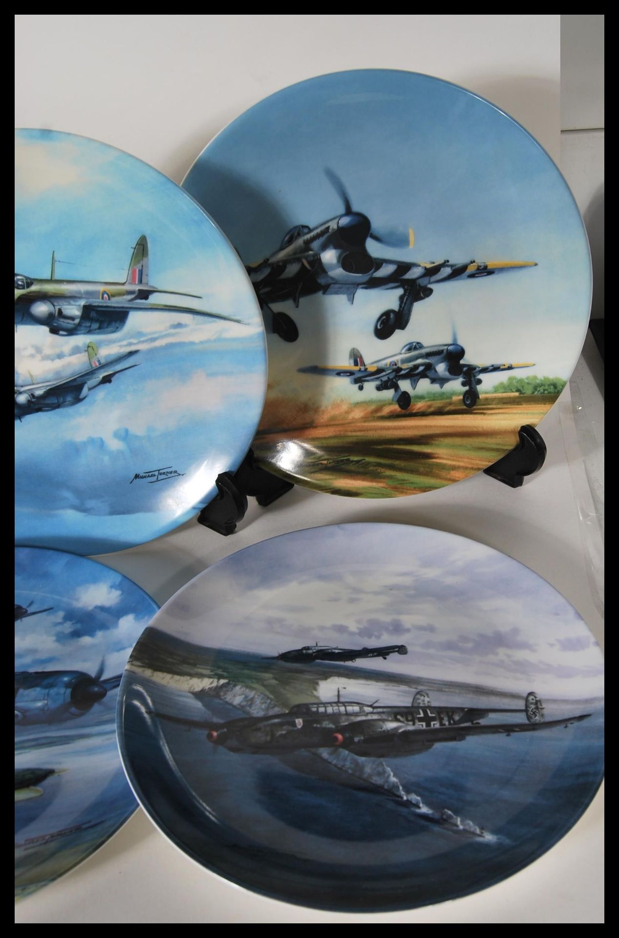 A collection of Coalport collectors plates, a run of Reach for the sky by Michael Turner to include, - Bild 9 aus 12