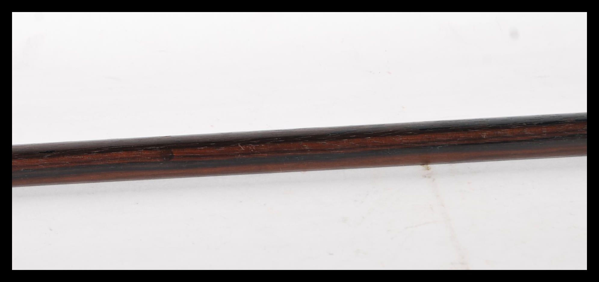 A early 20th Century crook handle walking stick/ cane, having ebony tapering shaft with hallmarked - Image 8 of 9