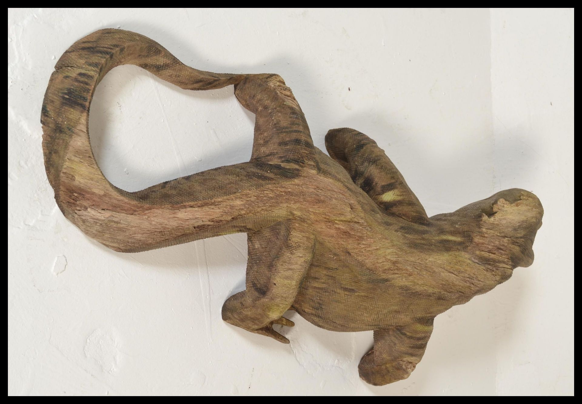 A large 20th Century folk art carved wooden Komodo dragon being well weathered. Measures 28cms - Image 6 of 6