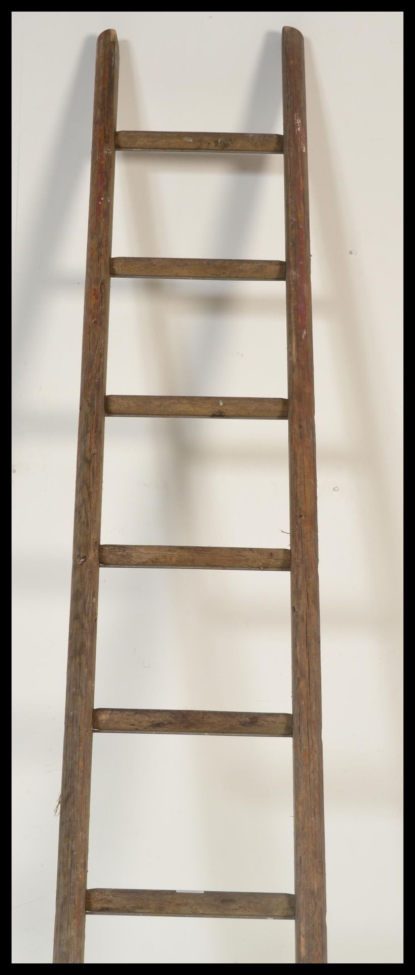 A pair of vintage mid 20th Century industrial wooden ladders, the ladders with turned steps each - Bild 8 aus 9