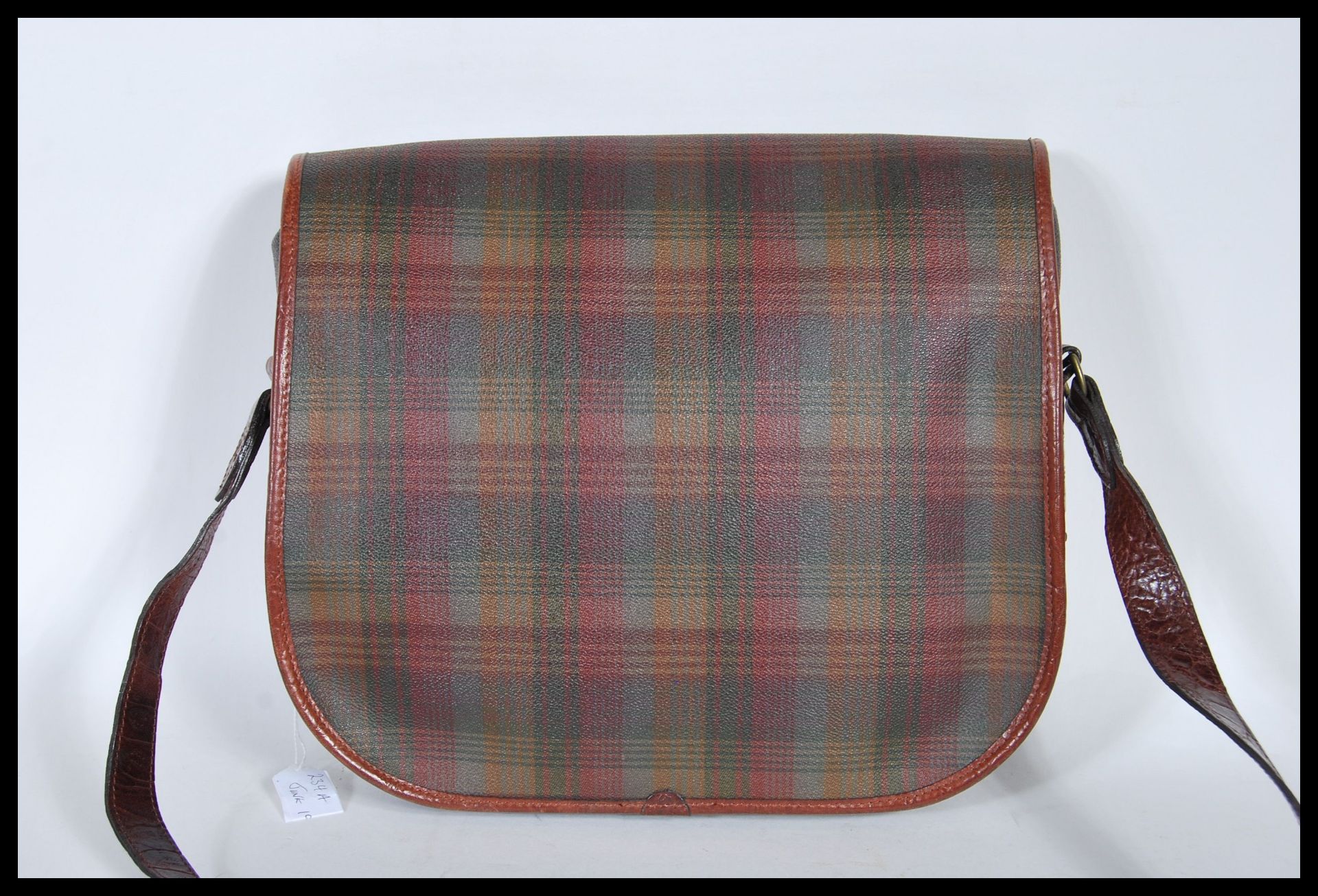 A vintage Mulberry plaid shooting style satchel / messenger bag.  This tartan check leather unisex - Bild 5 aus 7
