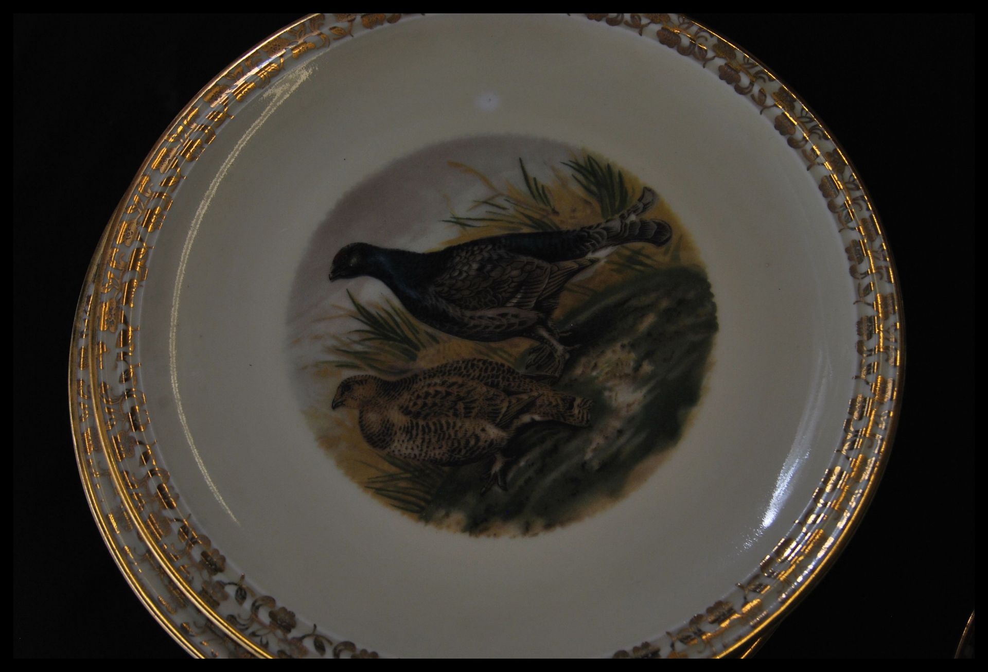 An extensive porcelain extensive Limoges Berry table service, decorated with applied gilt floral - Bild 14 aus 16