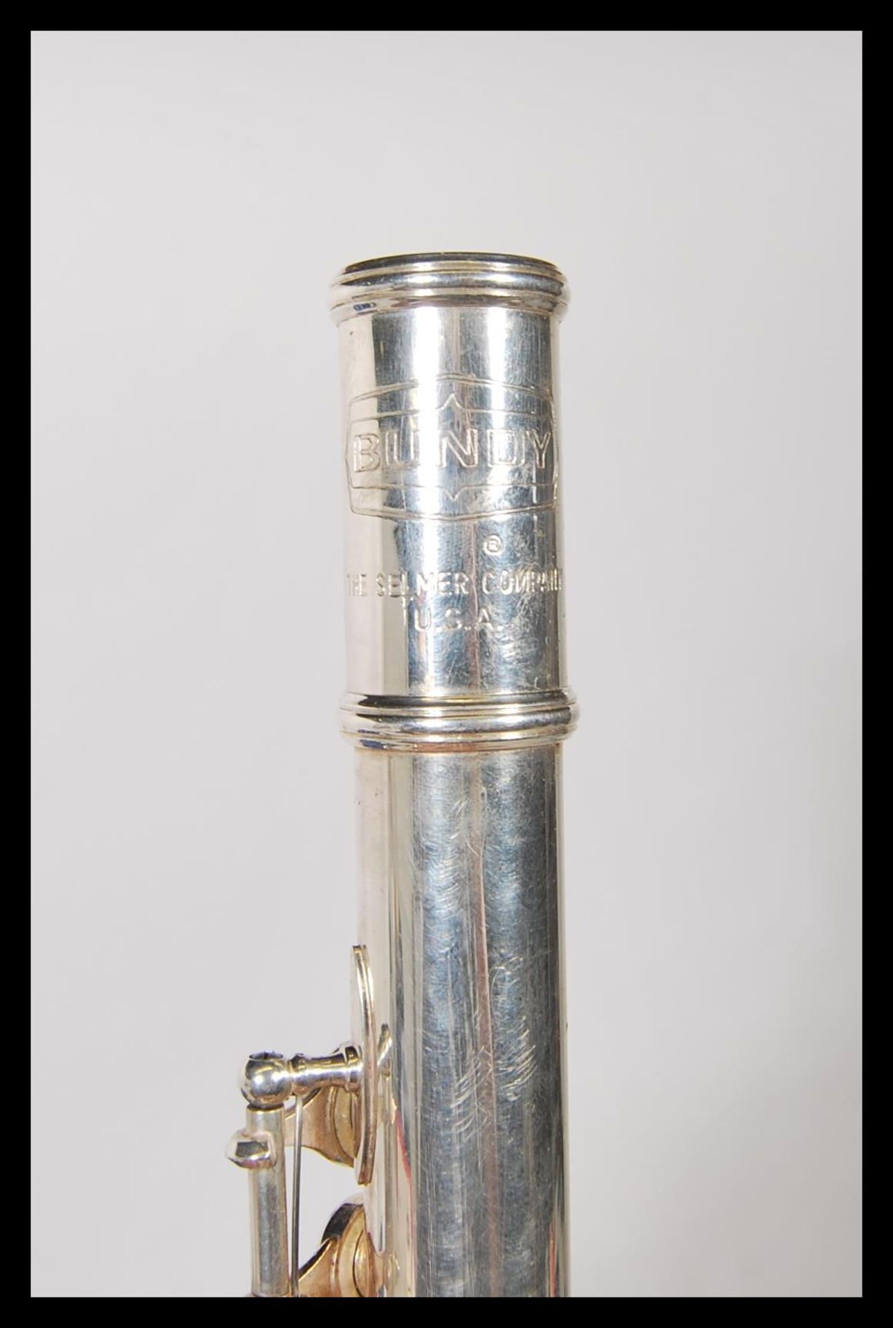 A Bundy Selmar Company nickel plated three part flute within a fitted velvet lined carry case - Image 5 of 7