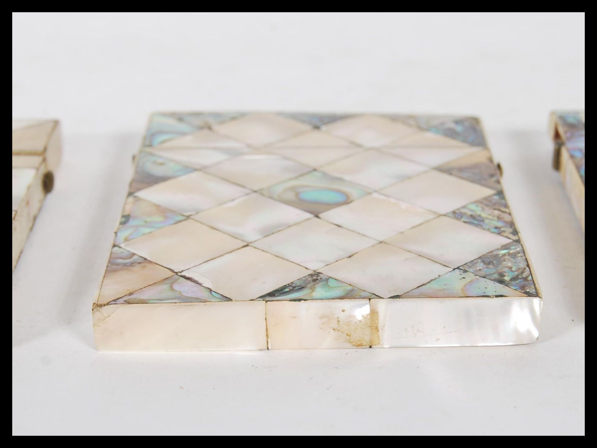 A group of three 19th Century Victorian mother of pearl and abalone ladies calling card cases, - Bild 4 aus 8