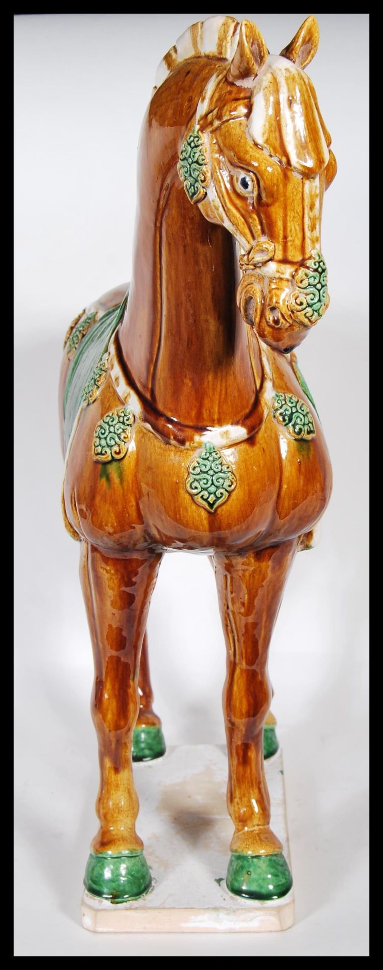 A large 20th Century Chinese Tang dynasty style war horse. Having majolica style drip ware glaze. - Bild 5 aus 9