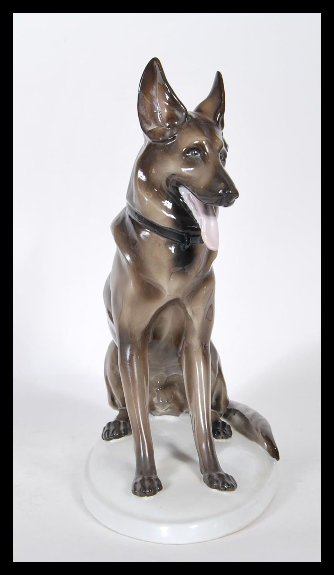 A vintage 20th Century Zsolnay ceramic figurine ( stamped  5566 ) modelled as a seated Alsatian / - Bild 2 aus 6