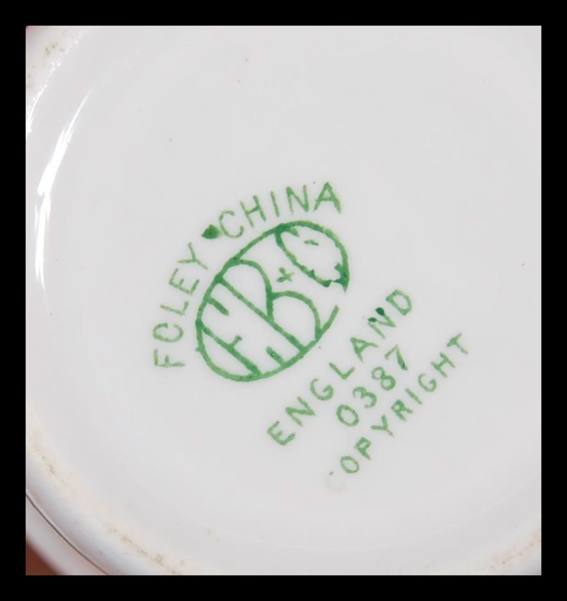 An early 20th Century Foley China breakfast service, pattern number 0387 decorated with green laurel - Bild 8 aus 8