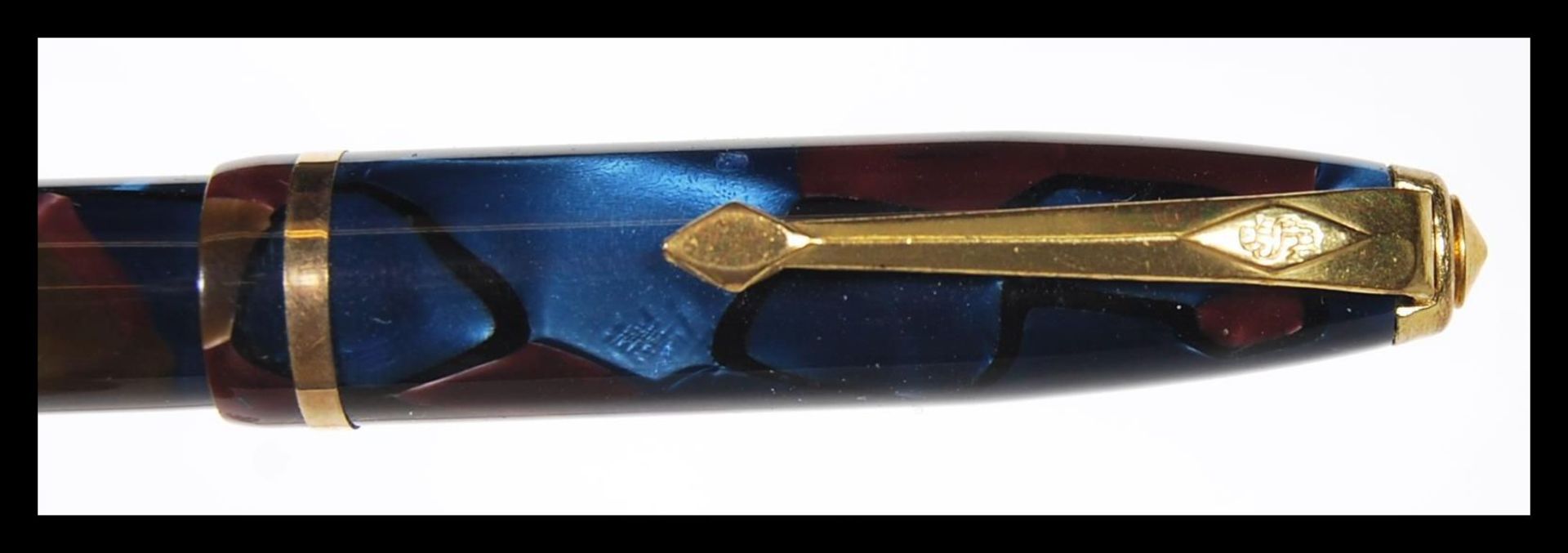 A vintage 20th Century Conway Stewart 'The Dinkie pen' lever fountain / ink pen having a 14ct gold - Bild 6 aus 6