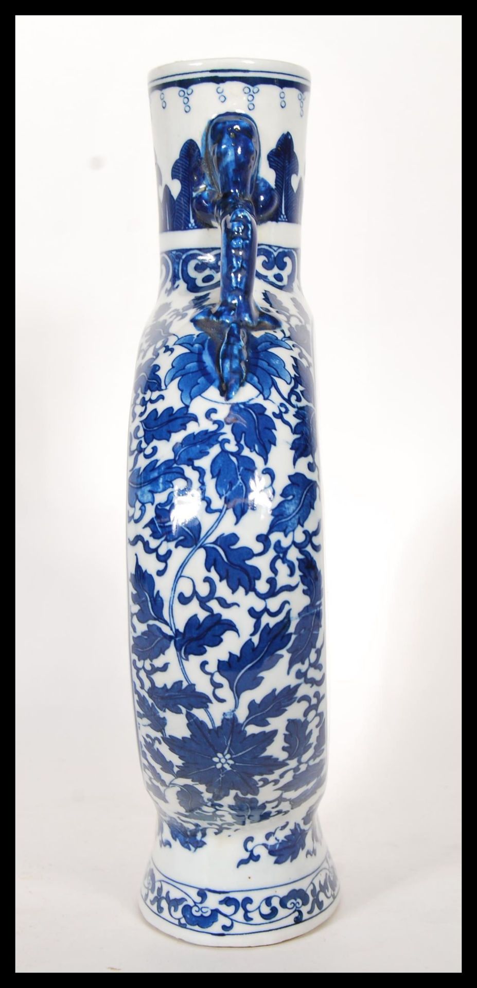 A 20th Century Chinese blue and white moon flask shape vase, having central panels depicting - Bild 4 aus 6