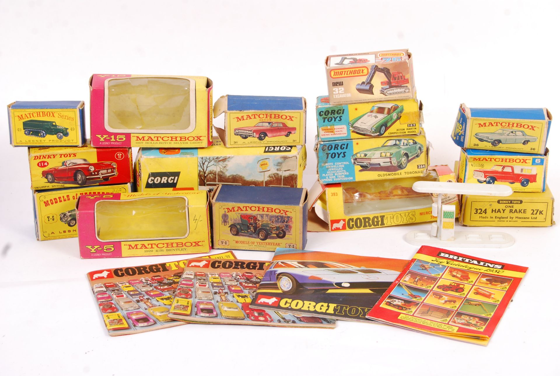 COLLECTION OF ORIGINAL CORGI DINKY MATCHBOX DIECAST EMPTY BOXES