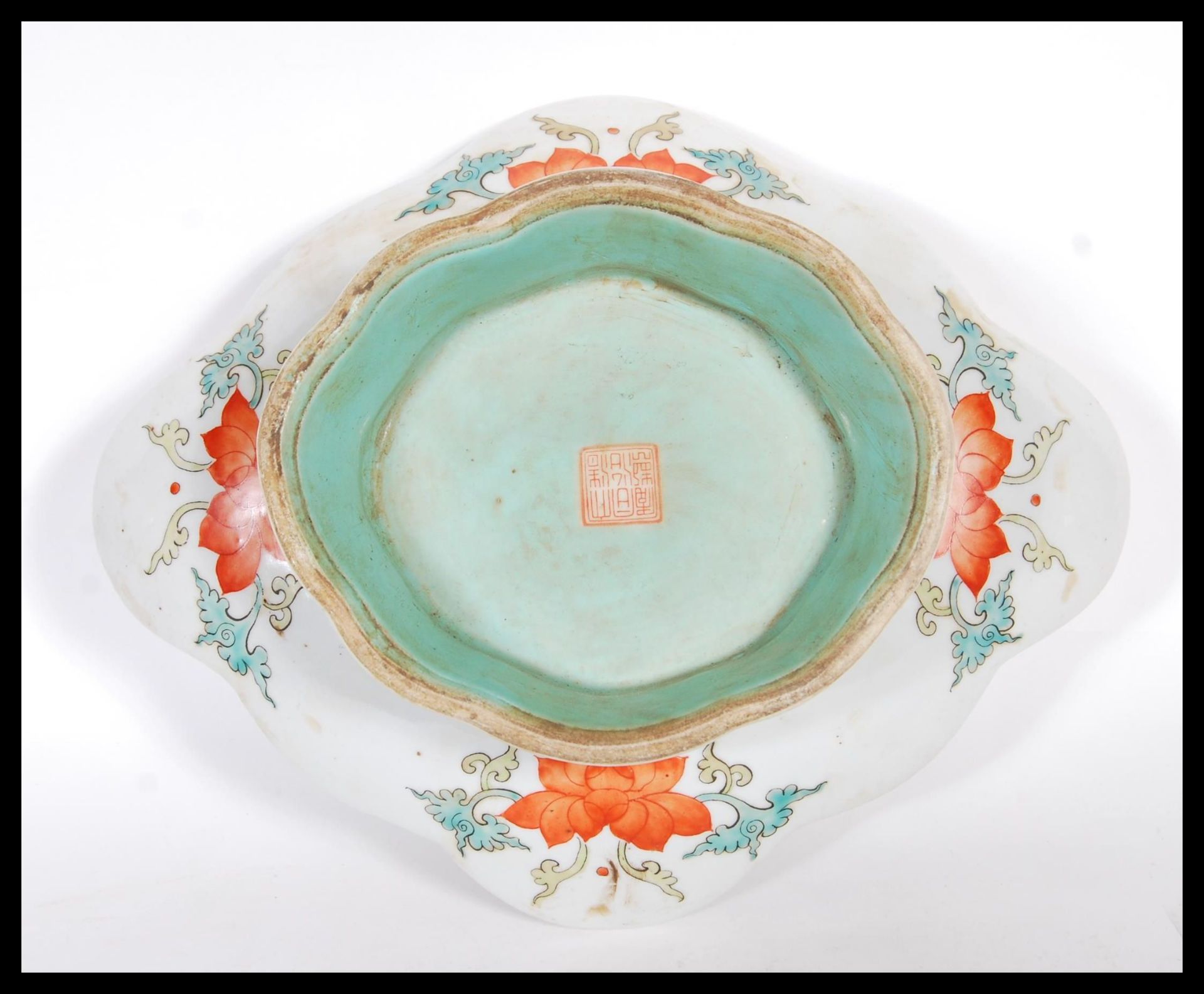 A late 19th / early 20th Century comport dish having hand painted decoration depicting a gentleman - Bild 6 aus 6