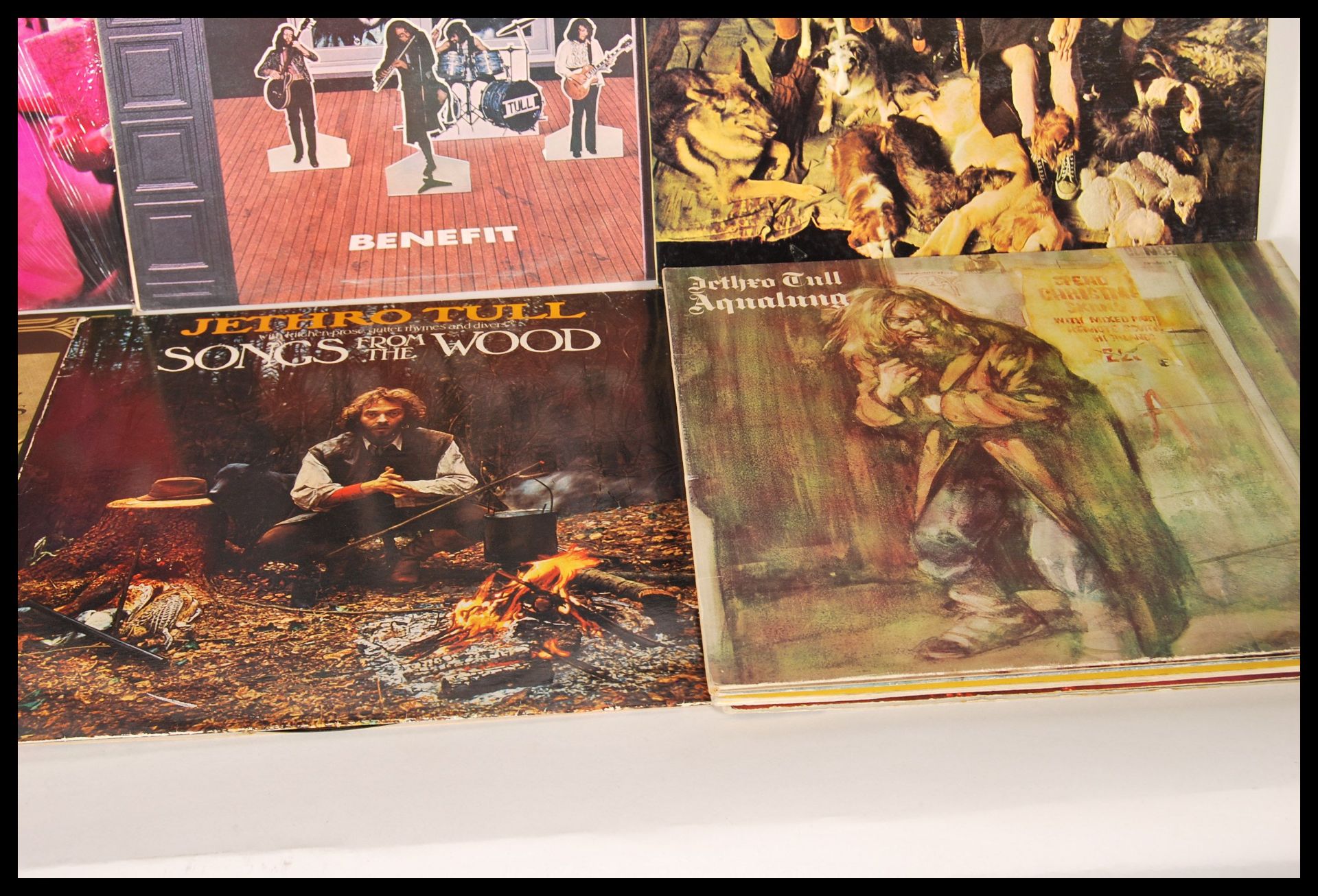 A collection of long play LP vinyl records by Jethro Tull to include Stand Up,  War Child,Too Old To - Bild 5 aus 8