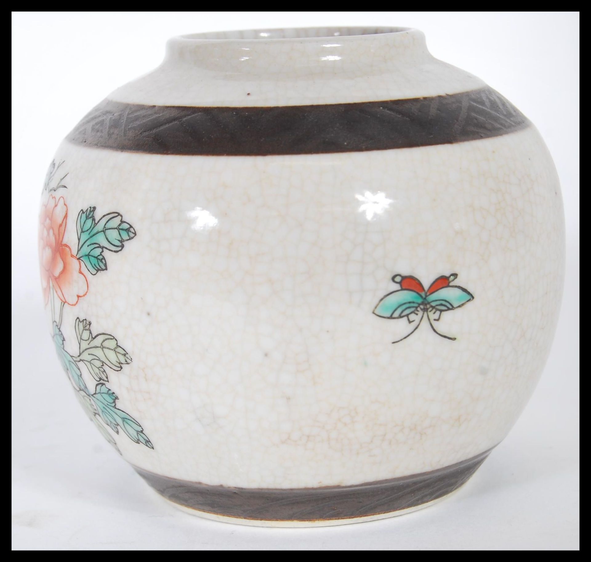 A group of three 20th century Japanese wears to include a large stoneware Satsuma vase being - Bild 17 aus 19