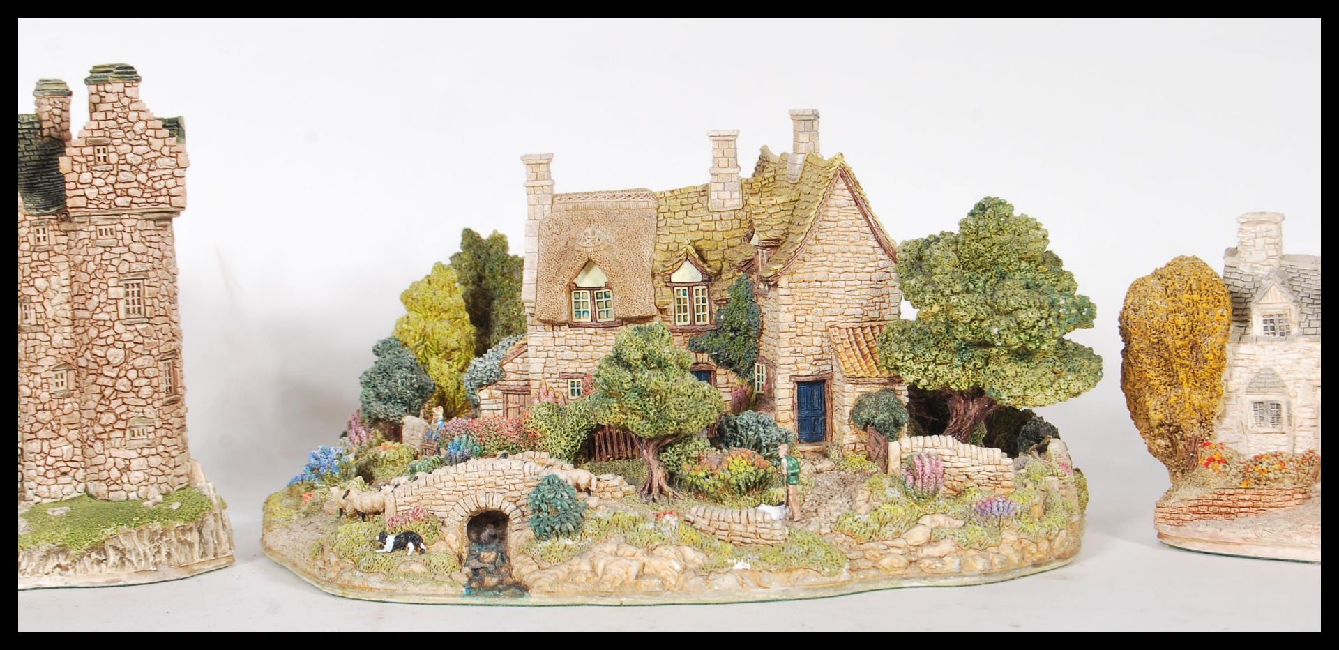 A collection of Lilliput Lane ornaments to include, Cobblers Cottage, Diamond Cottage, Vine Cottage, - Bild 4 aus 8
