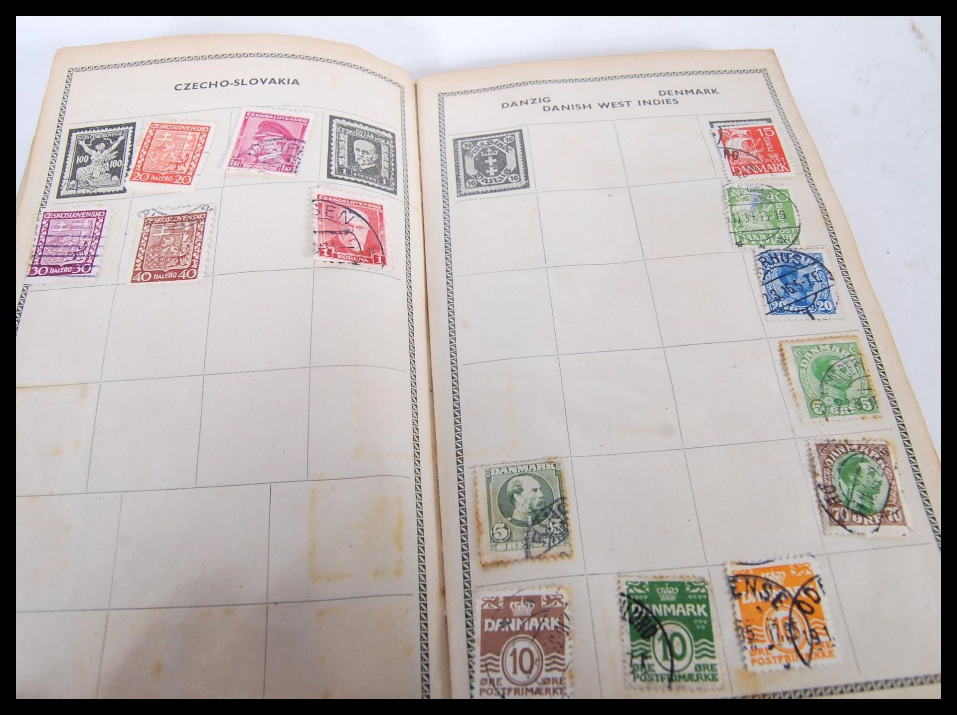 A collection of stamps dating from the 19th Century onwards across four albums to include - Bild 4 aus 19