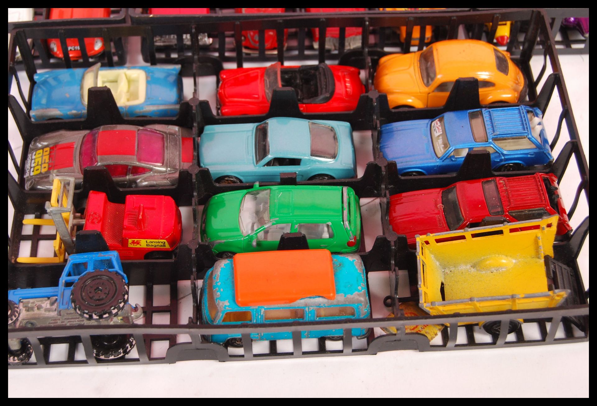 COLLECTION OF MATCHBOX AND OTHER DIECAST IN CARRY CASE - Bild 2 aus 7
