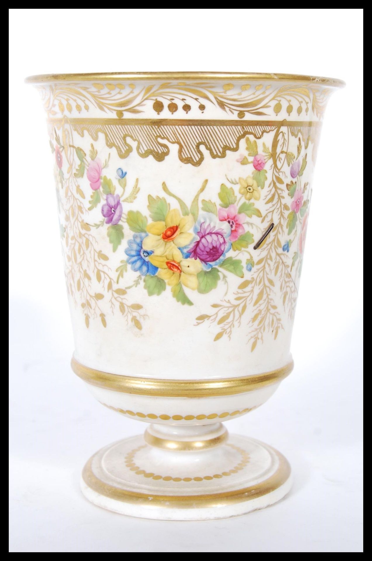 A 19th Century French Sevres ceramic goblet having hand painted floral sprays coloured in pinks - Bild 4 aus 7