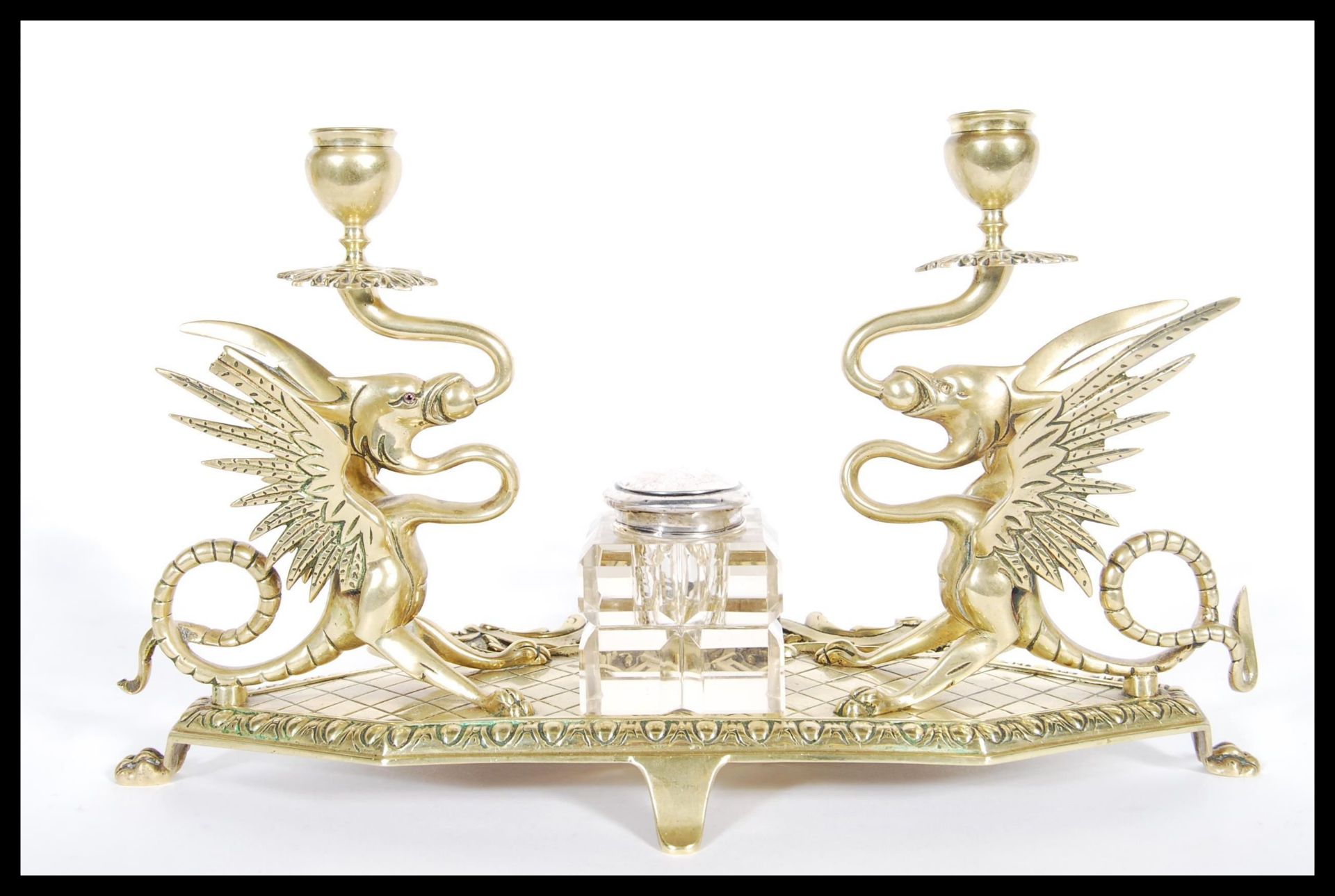 A 19th Century cast brass desk tidy / inkstand, with dual griffin sconces to both sides having glass - Bild 7 aus 10