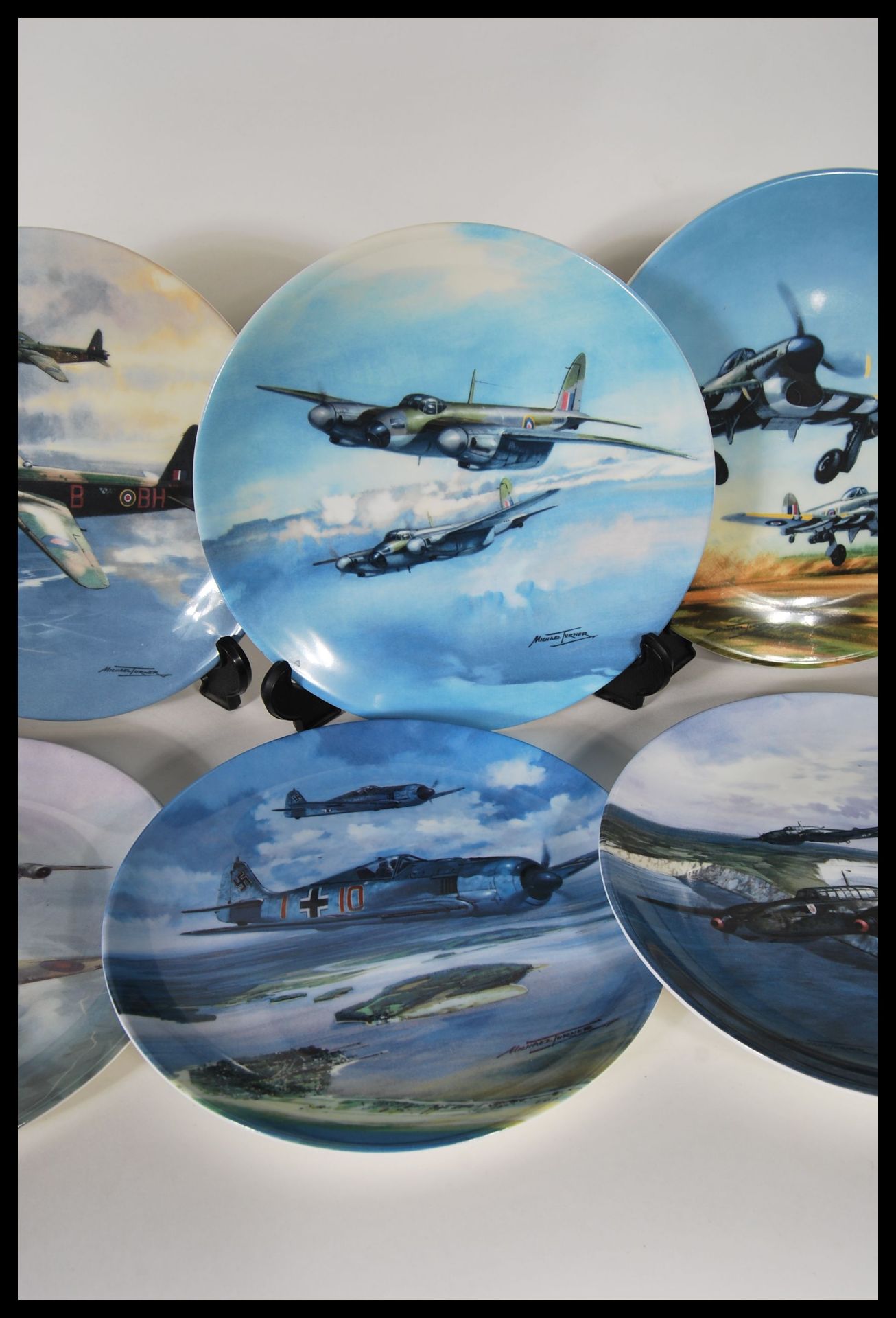 A collection of Coalport collectors plates, a run of Reach for the sky by Michael Turner to include, - Bild 8 aus 12