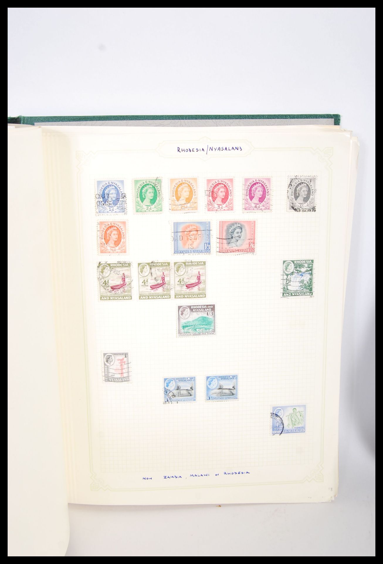 A collection of world stamps dating from the early 20th Century to include, India, Rhodesia, - Bild 8 aus 27