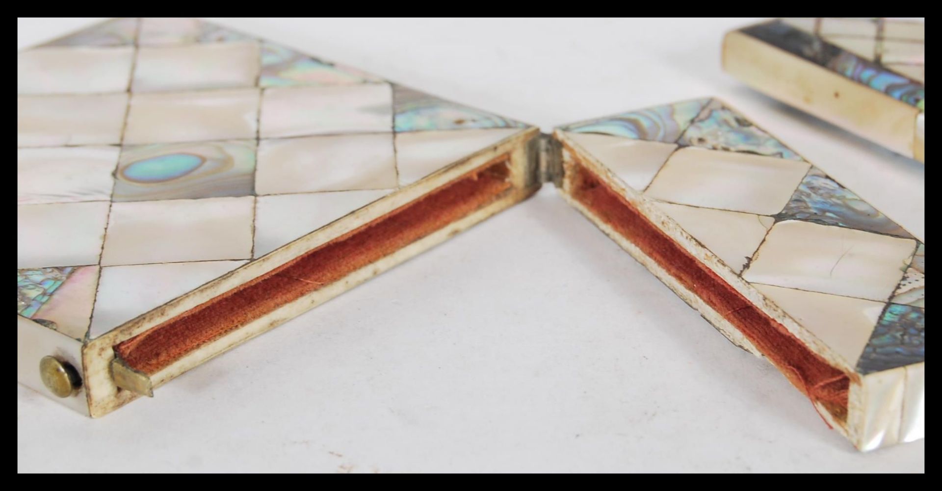 A group of three 19th Century Victorian mother of pearl and abalone ladies calling card cases, - Bild 7 aus 8