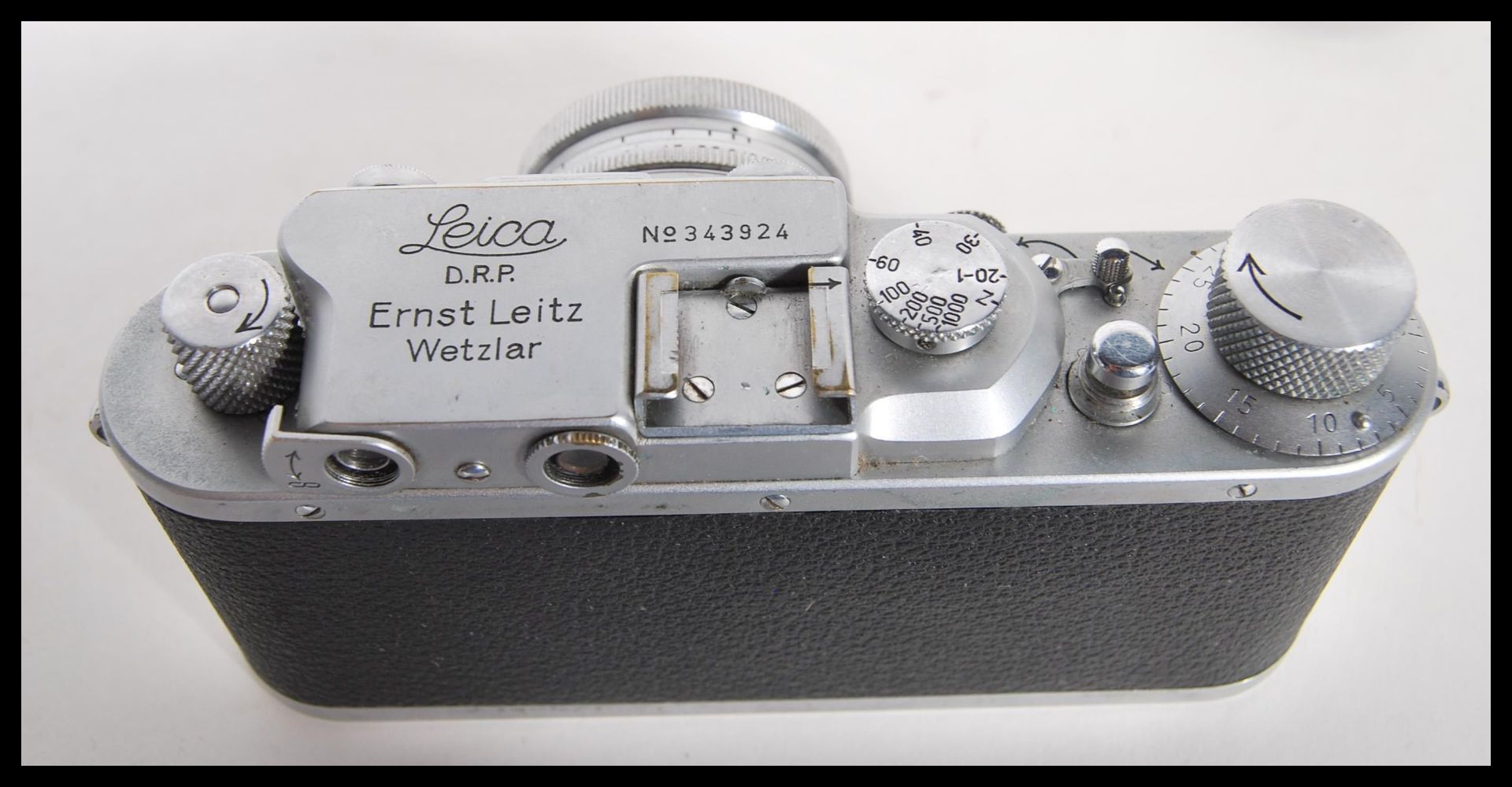 A Leica lll D.P.R Rangefinder chrome camera by Ernst Leitz Wetzlar Germany, Serial number 343924. - Bild 4 aus 7