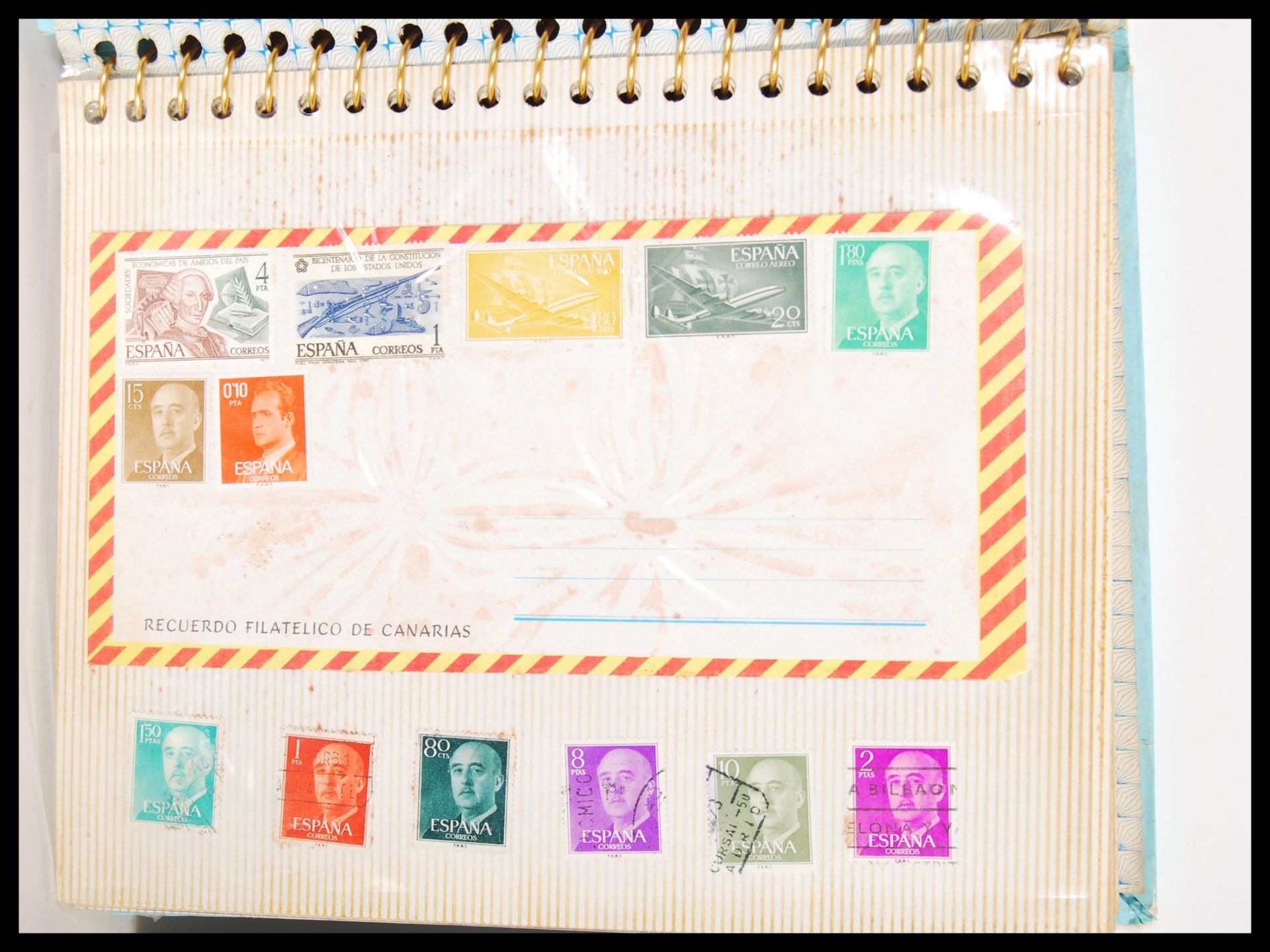 A collection of 20th Century world stamps within three albums and some loose to include early 20th - Bild 3 aus 20