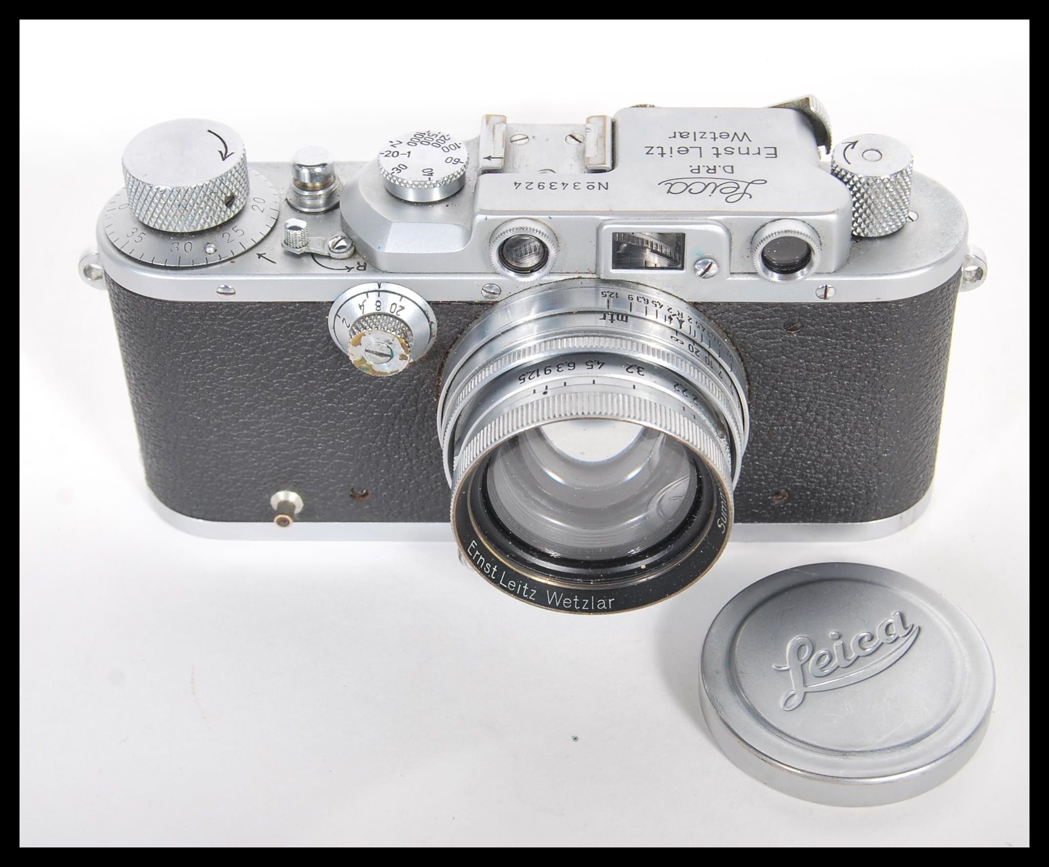 A Leica lll D.P.R Rangefinder chrome camera by Ernst Leitz Wetzlar Germany, Serial number 343924. - Image 2 of 7