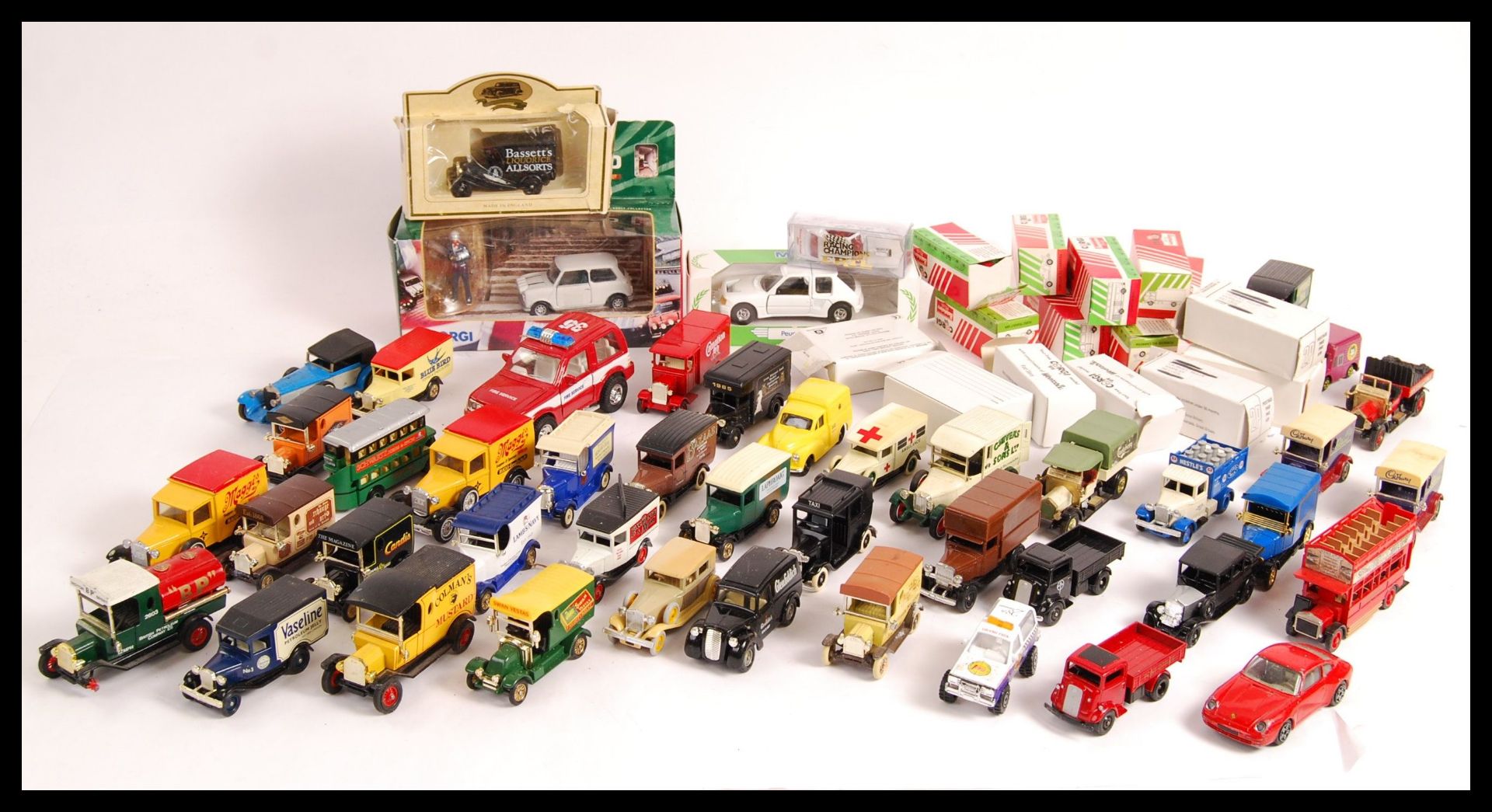 COLLECTION OF ASSORTED DIECAST MODEL VEHICLES