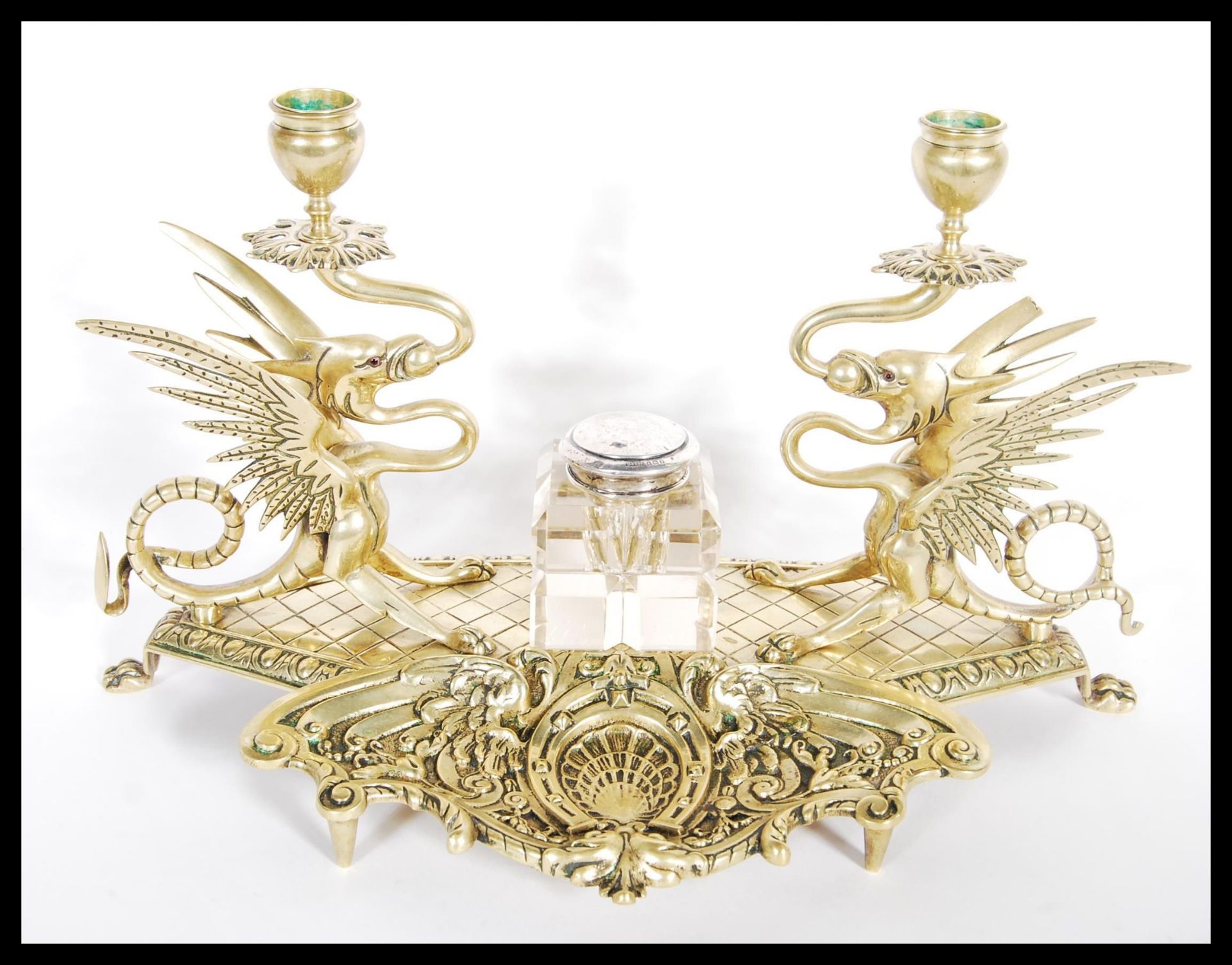 A 19th Century cast brass desk tidy / inkstand, with dual griffin sconces to both sides having glass - Bild 2 aus 10