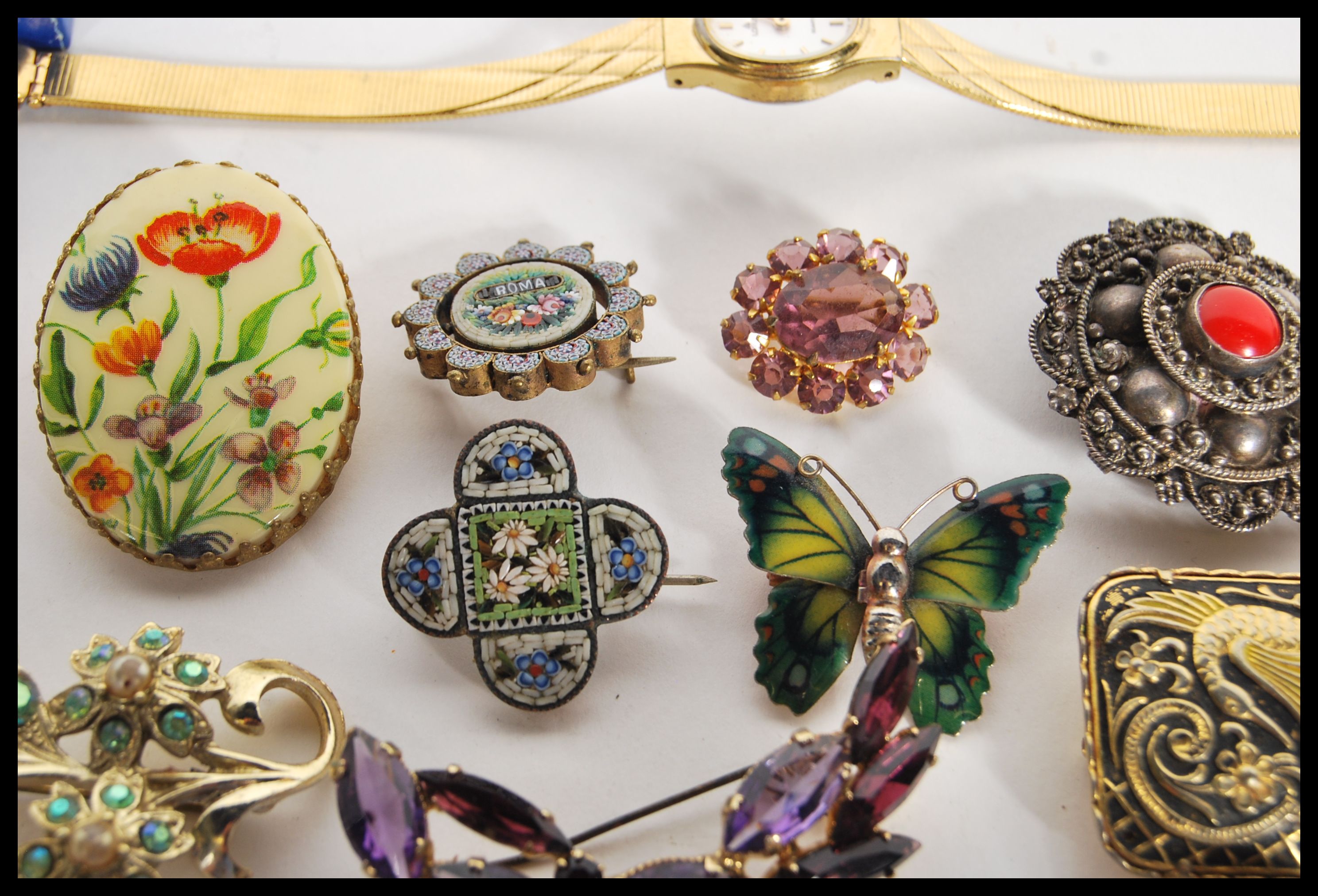 A collection of vintage costume jewellery to include a resin and foil panel opalescent necklace, a - Image 8 of 12