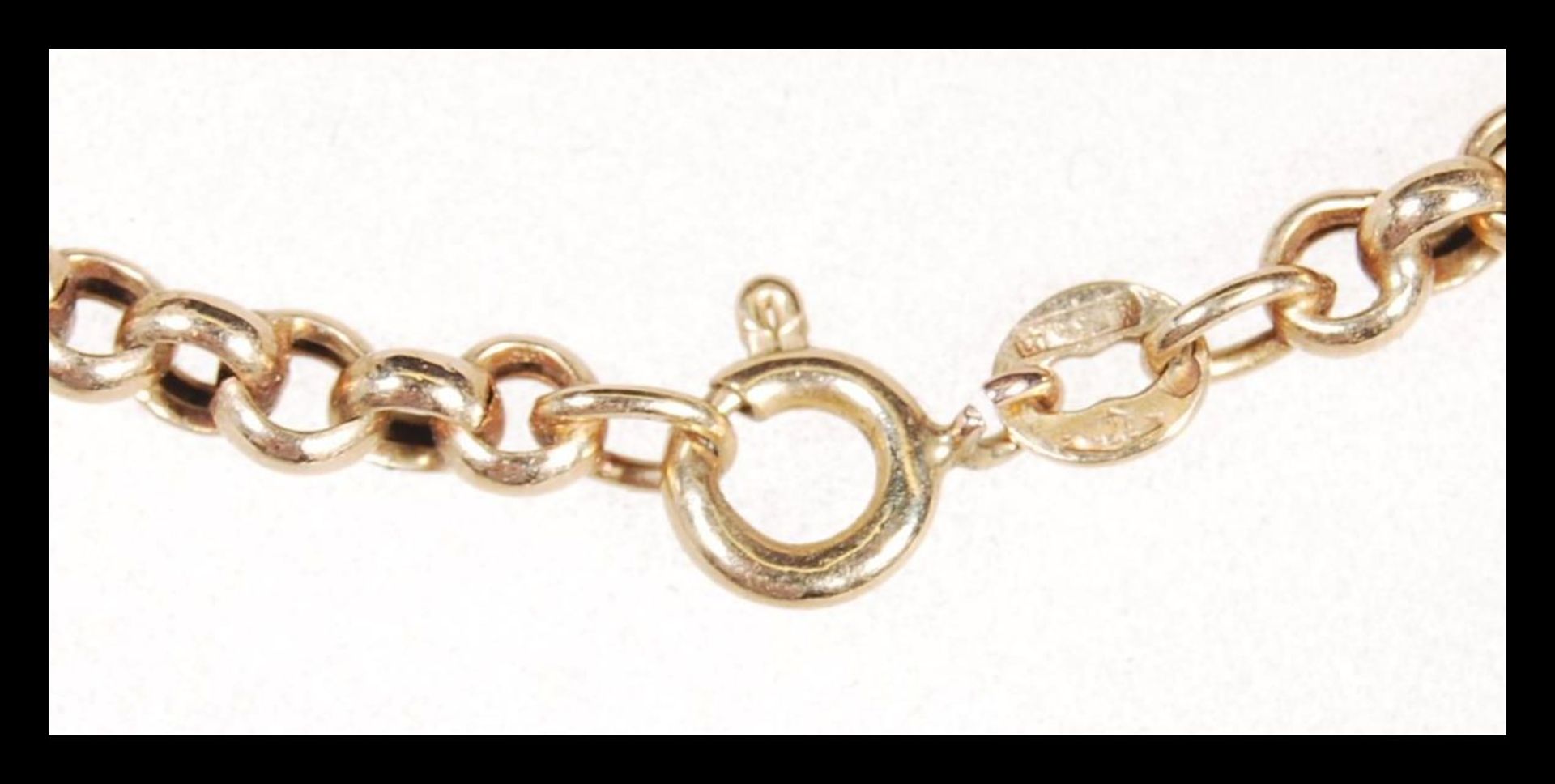 A stamped 375 9ct gold belcher link chain necklace having a spring ring clasp. Measures 16 inches. - Bild 4 aus 4