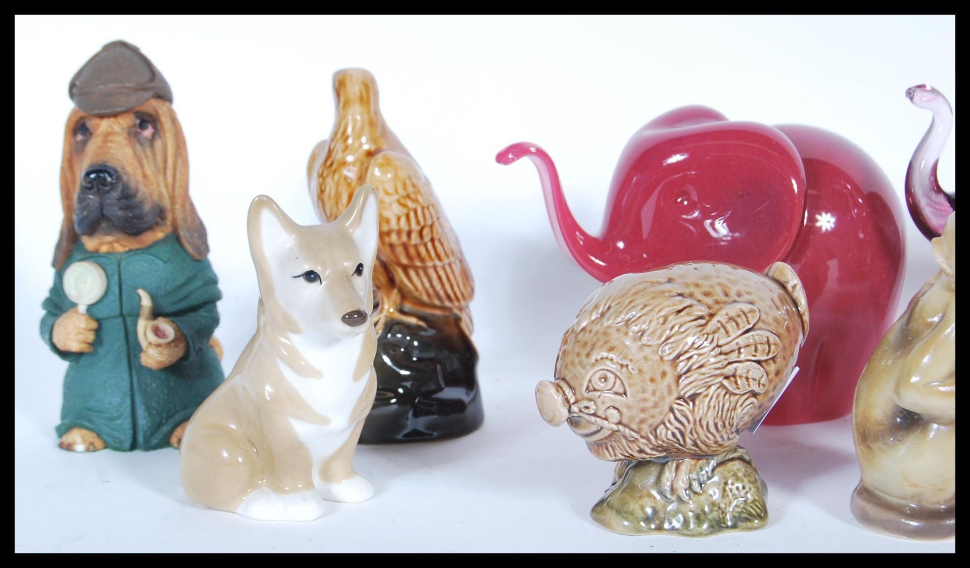 A collection of Beswick Small Whisky Decanters comprising Loch Ness Monster x 2, Flying Haggis - Bild 2 aus 5
