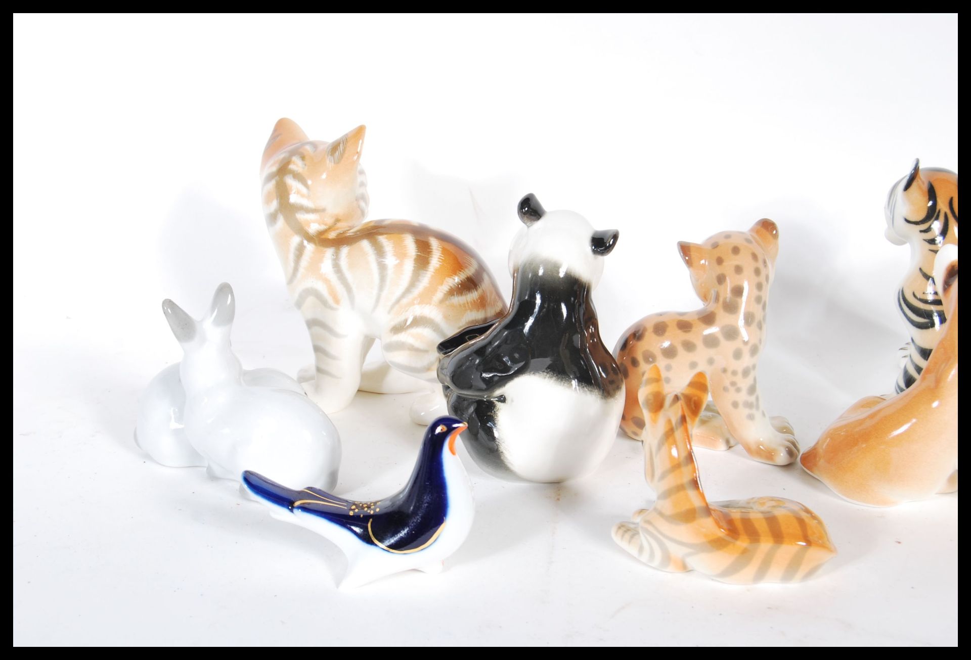 A collection of eleven vintage Russian USSR Lomonosov ceramic figurines of animals to include - Bild 6 aus 8