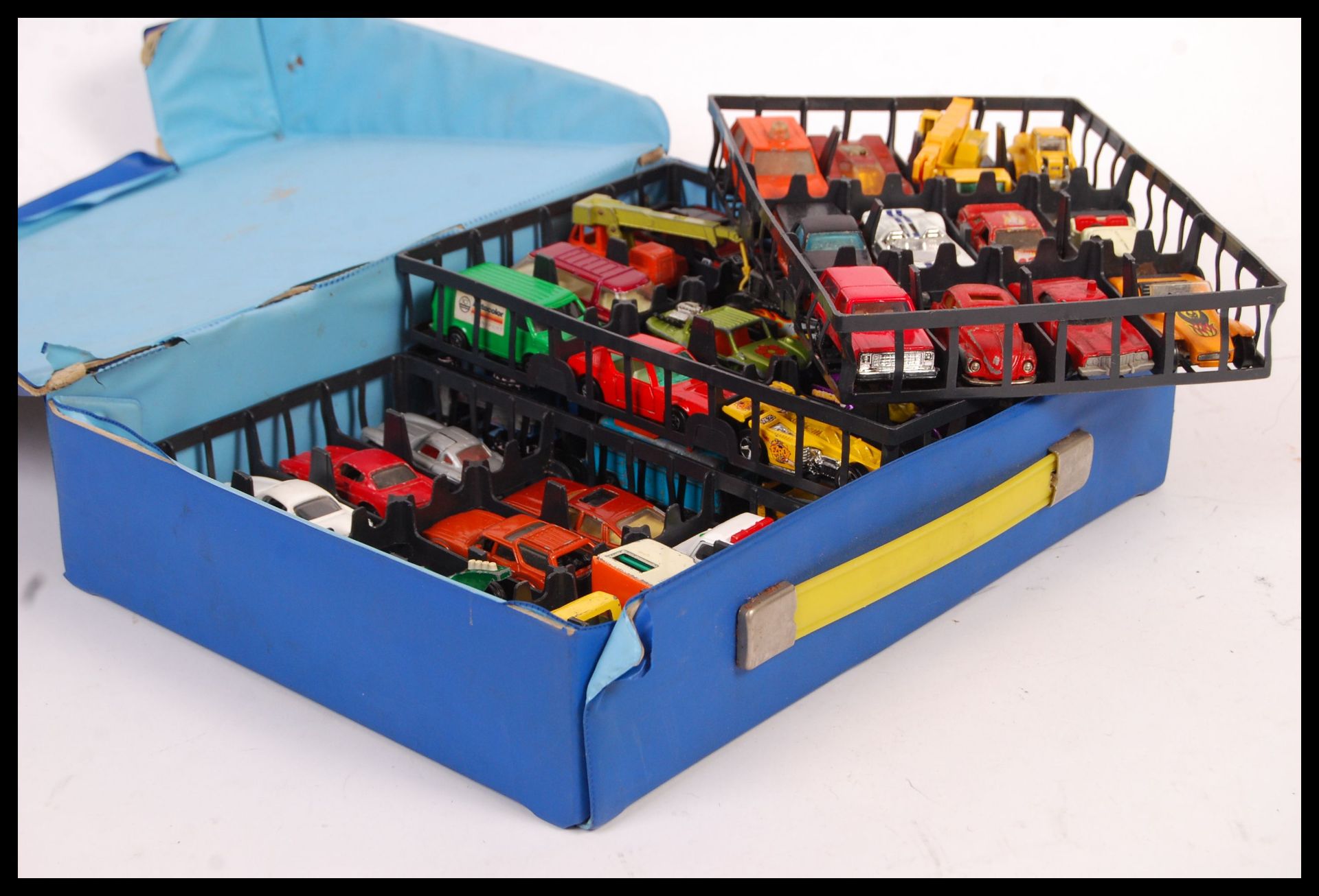 COLLECTION OF MATCHBOX AND OTHER DIECAST IN CARRY CASE - Bild 7 aus 7
