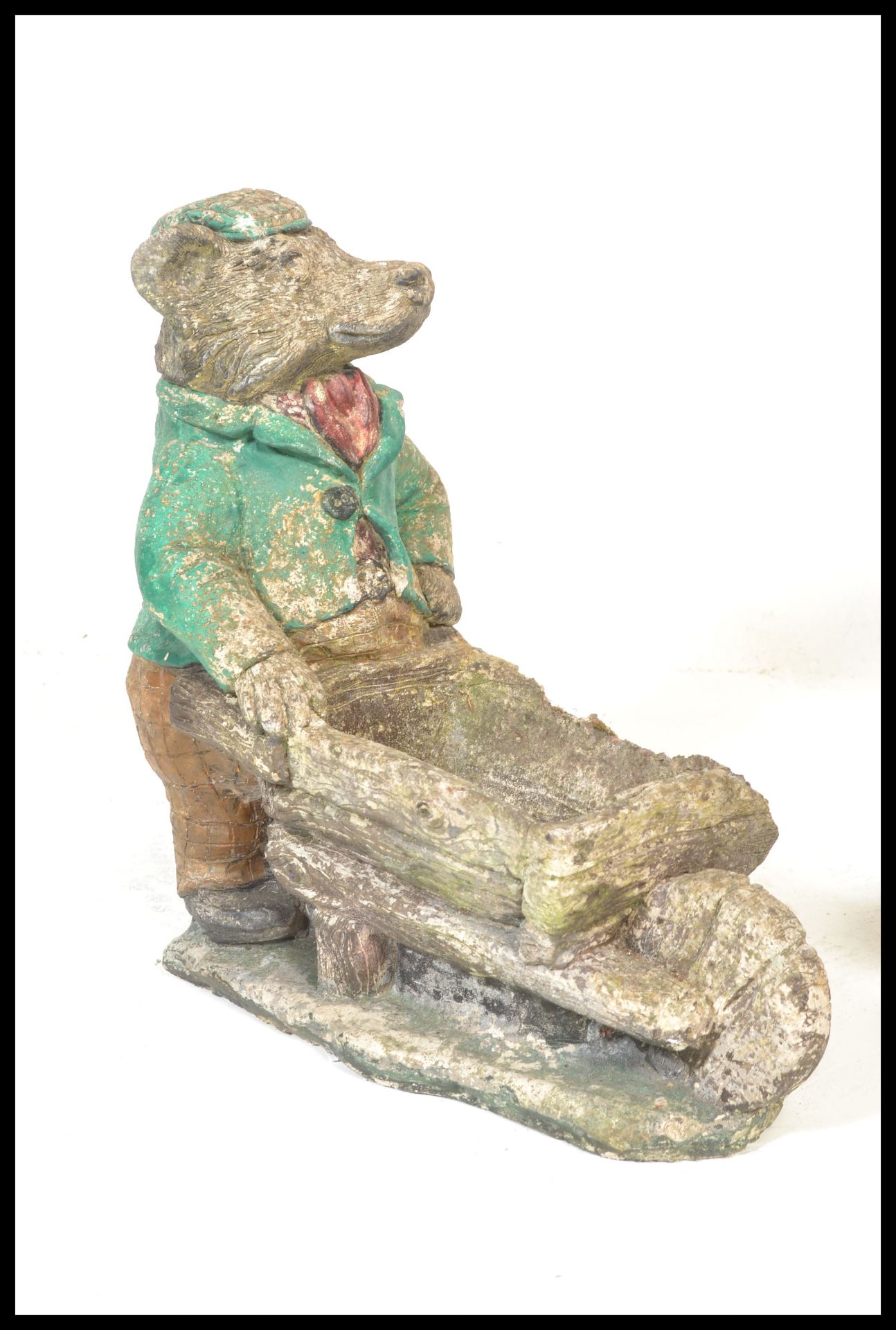Two large 20th Century composite stone garden planters, one in the form of a fox and the other in - Bild 3 aus 5